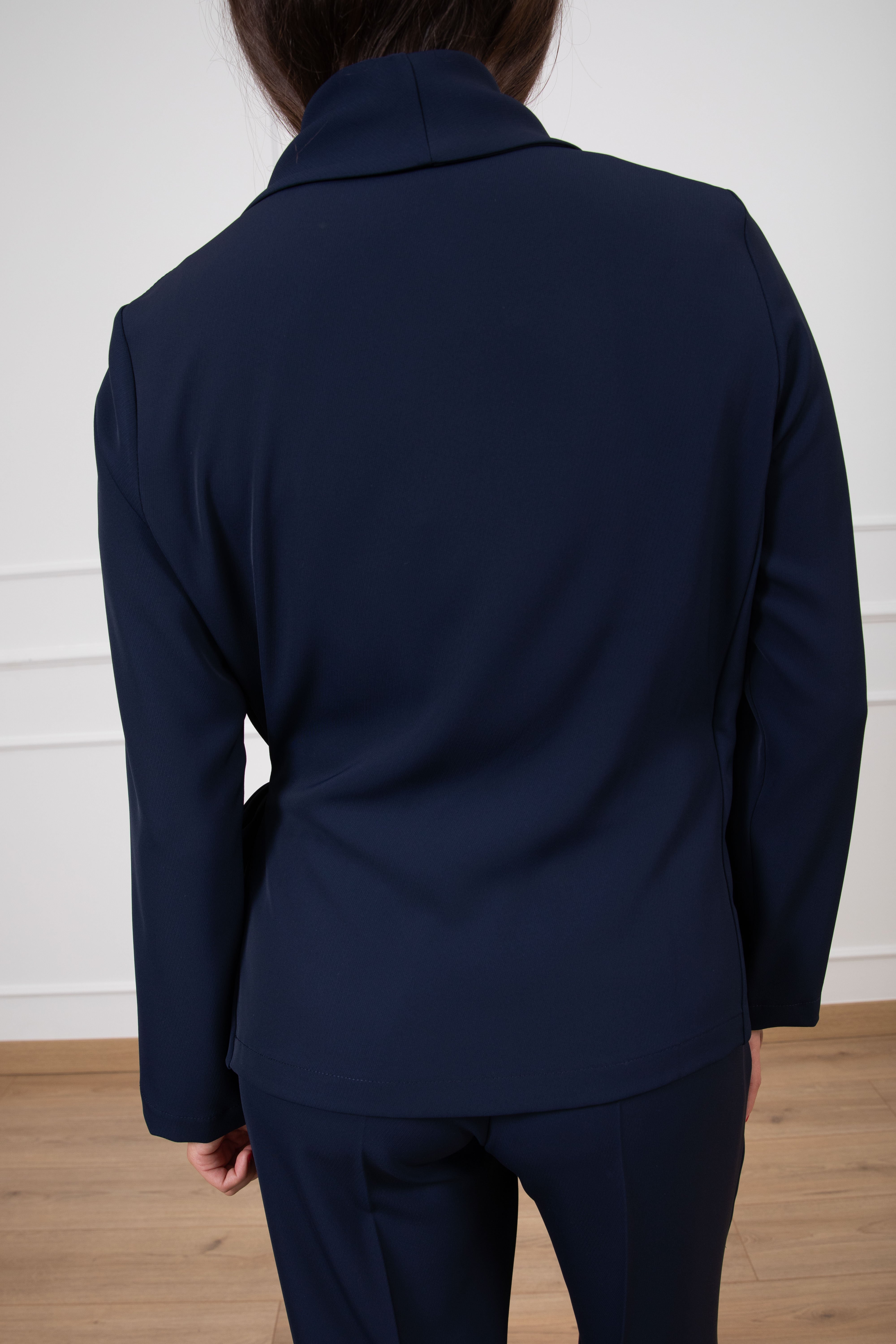 Tailleur tessuto fluido giacca con fiocco e pantalone con elastico Susy Mix