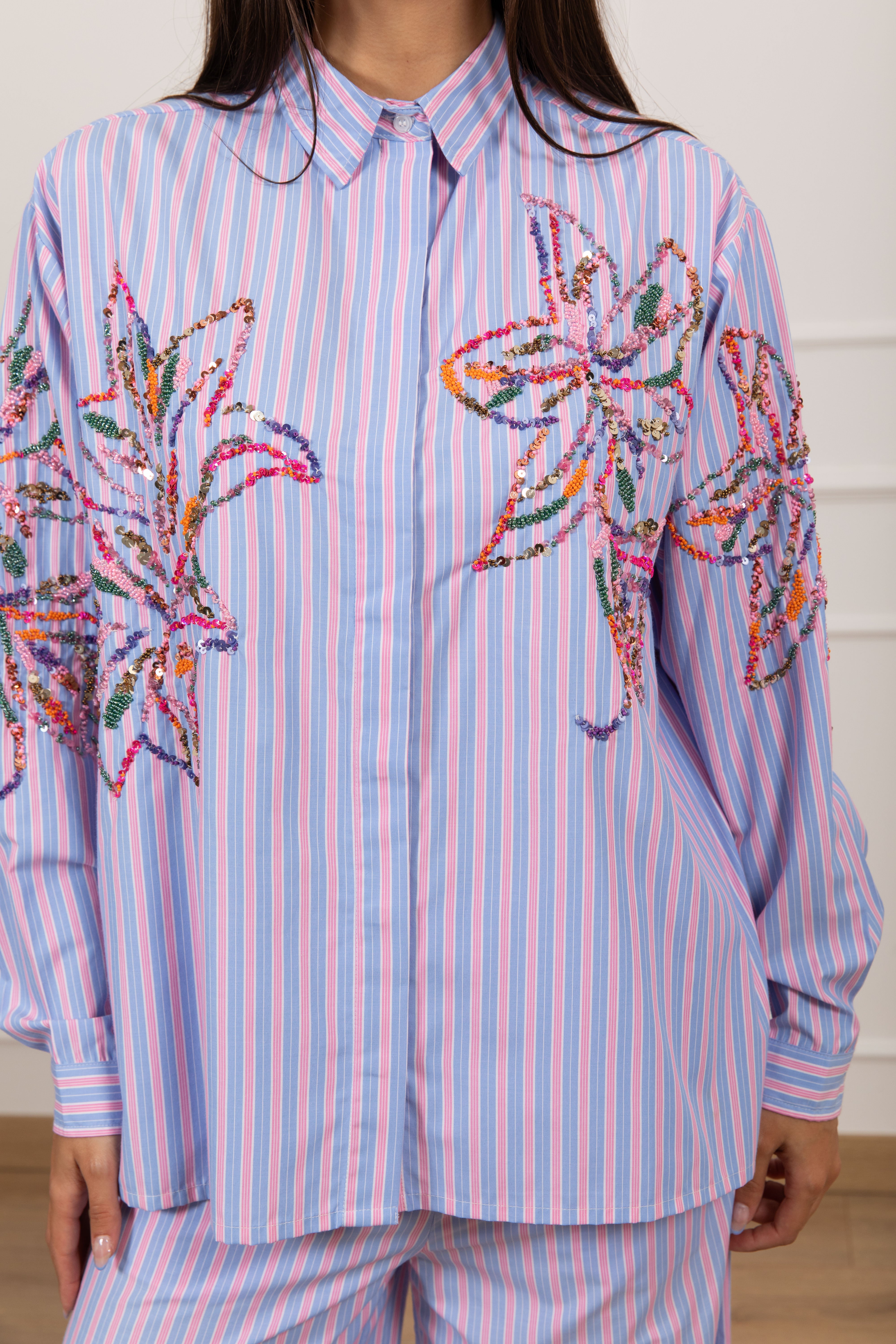 Camicia bacchettata con ricamo floreale di perline Dixie