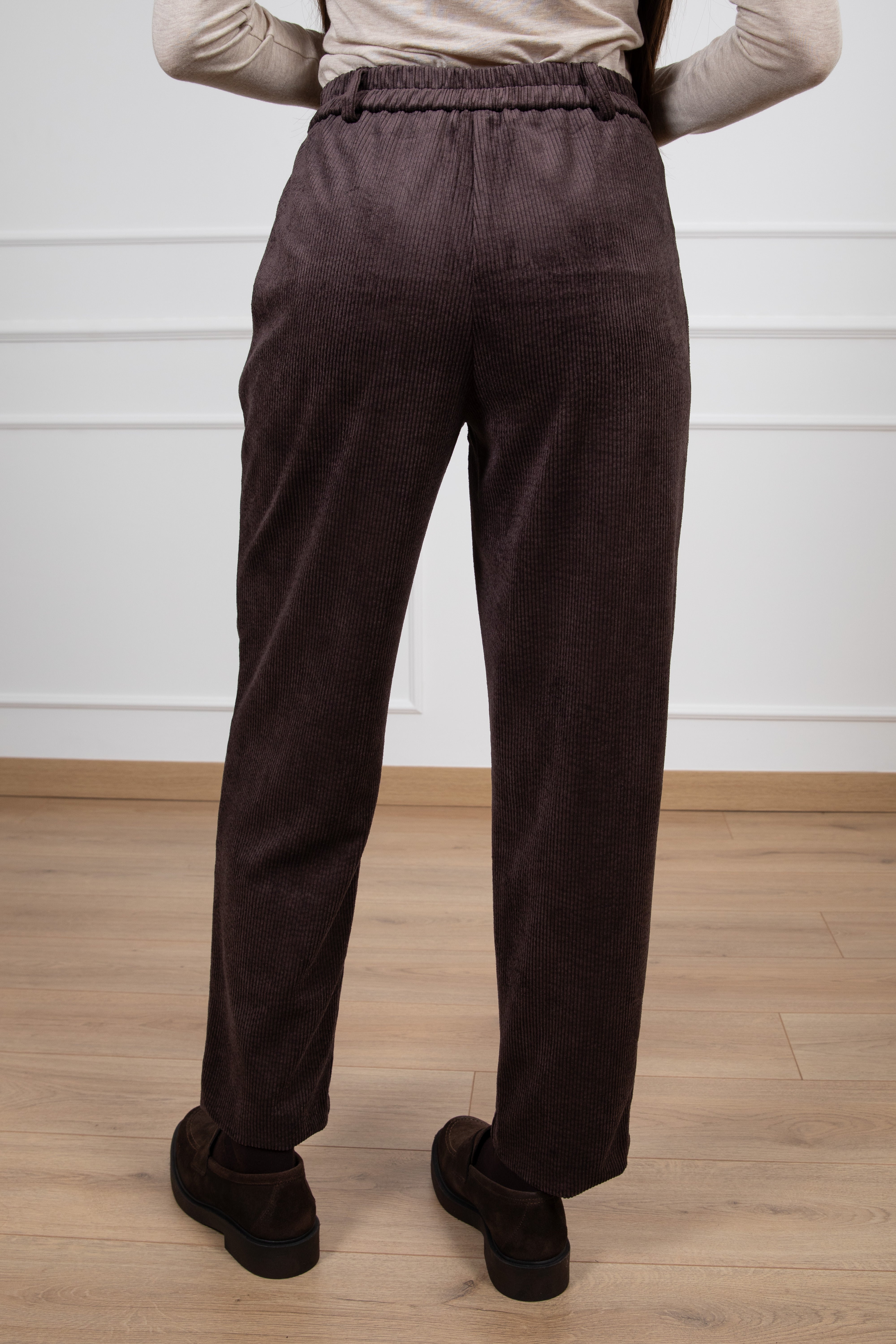 Pantalone carrot-fit con elastico sul retro in velluto rocciatore Tensione IN