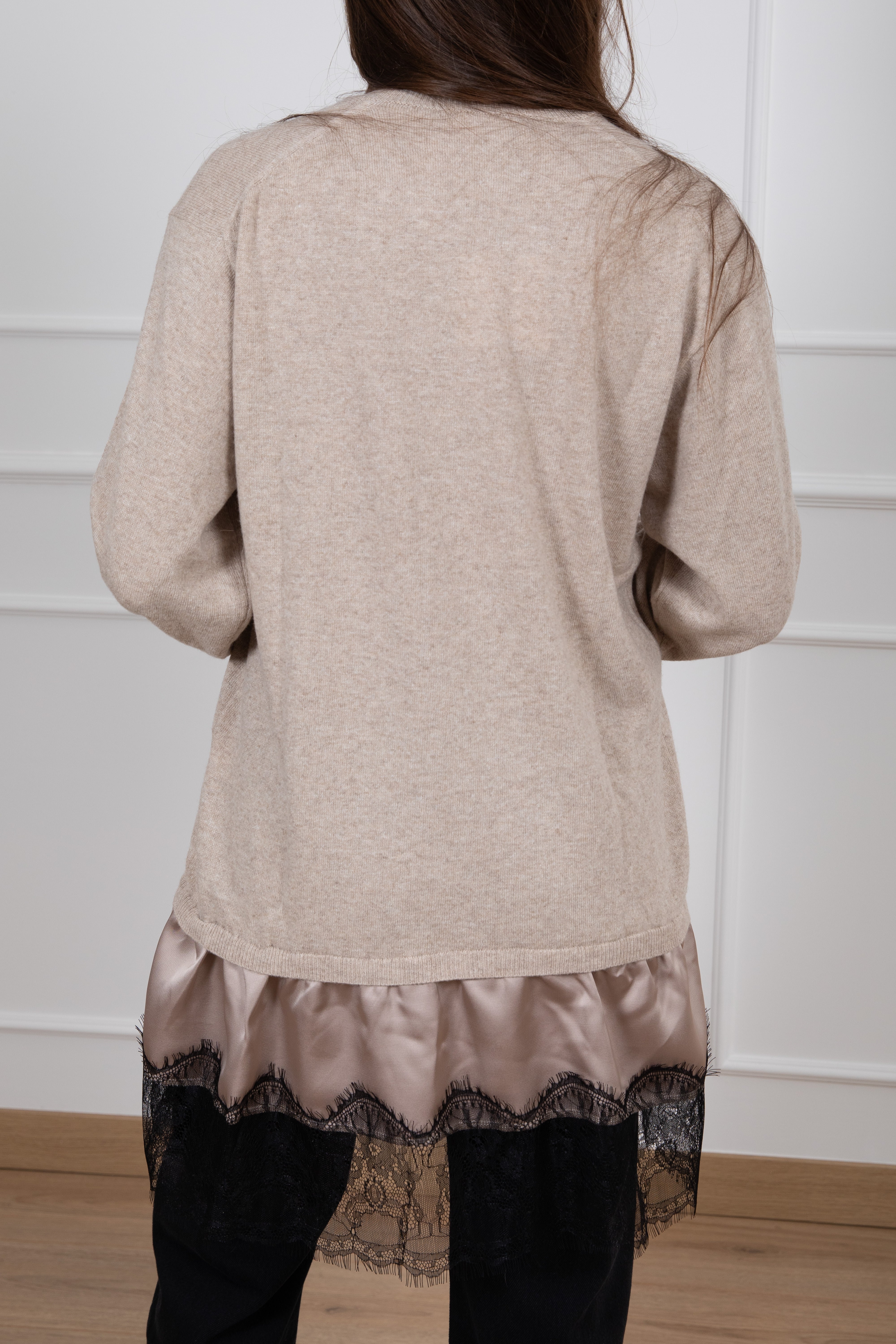 Maxi-maglia scollo a "V" con inserto lingerie Vicolo