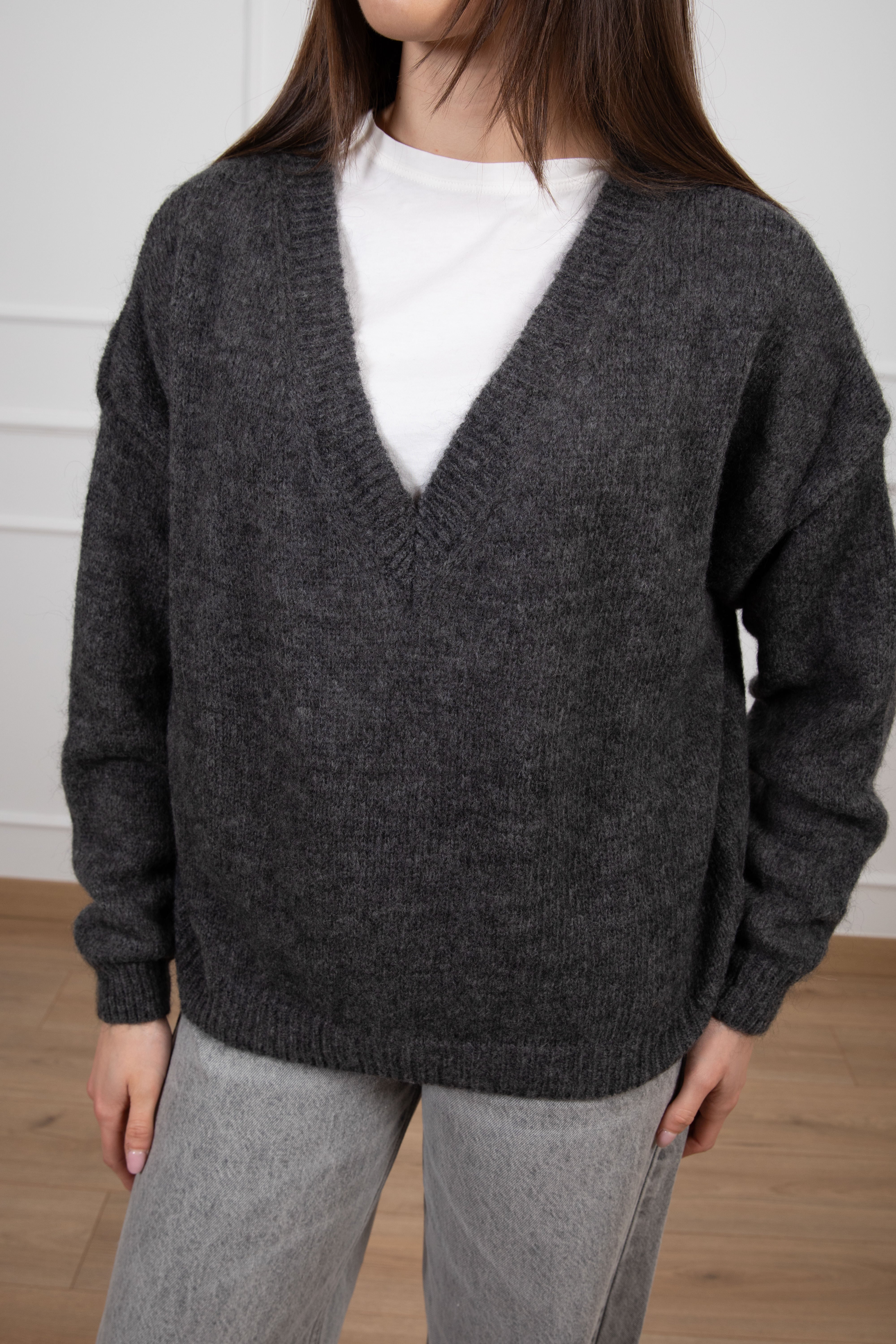 Pull scollo a "V" in mohair ViCOLO
