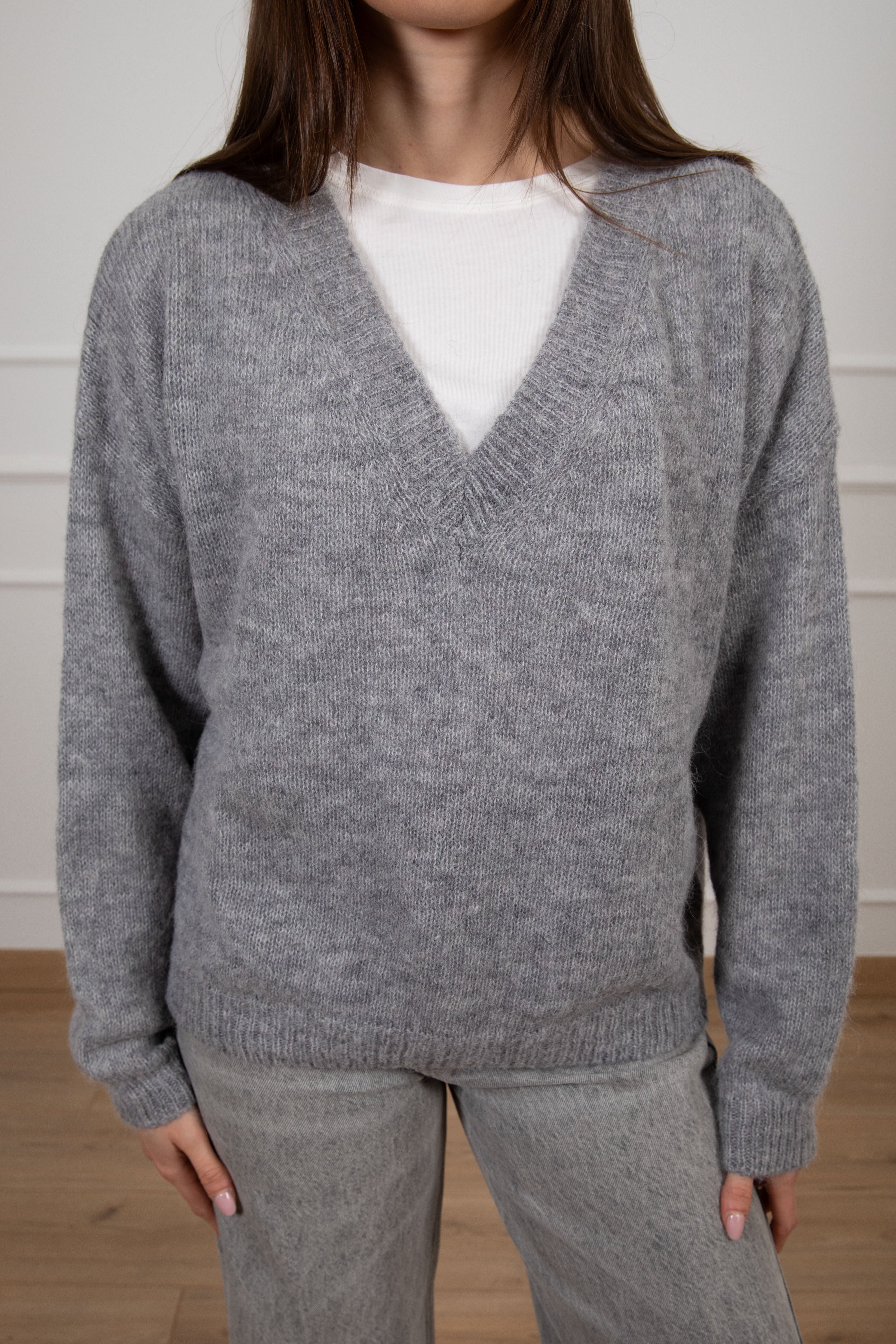 Pull scollo a "V" in mohair ViCOLO