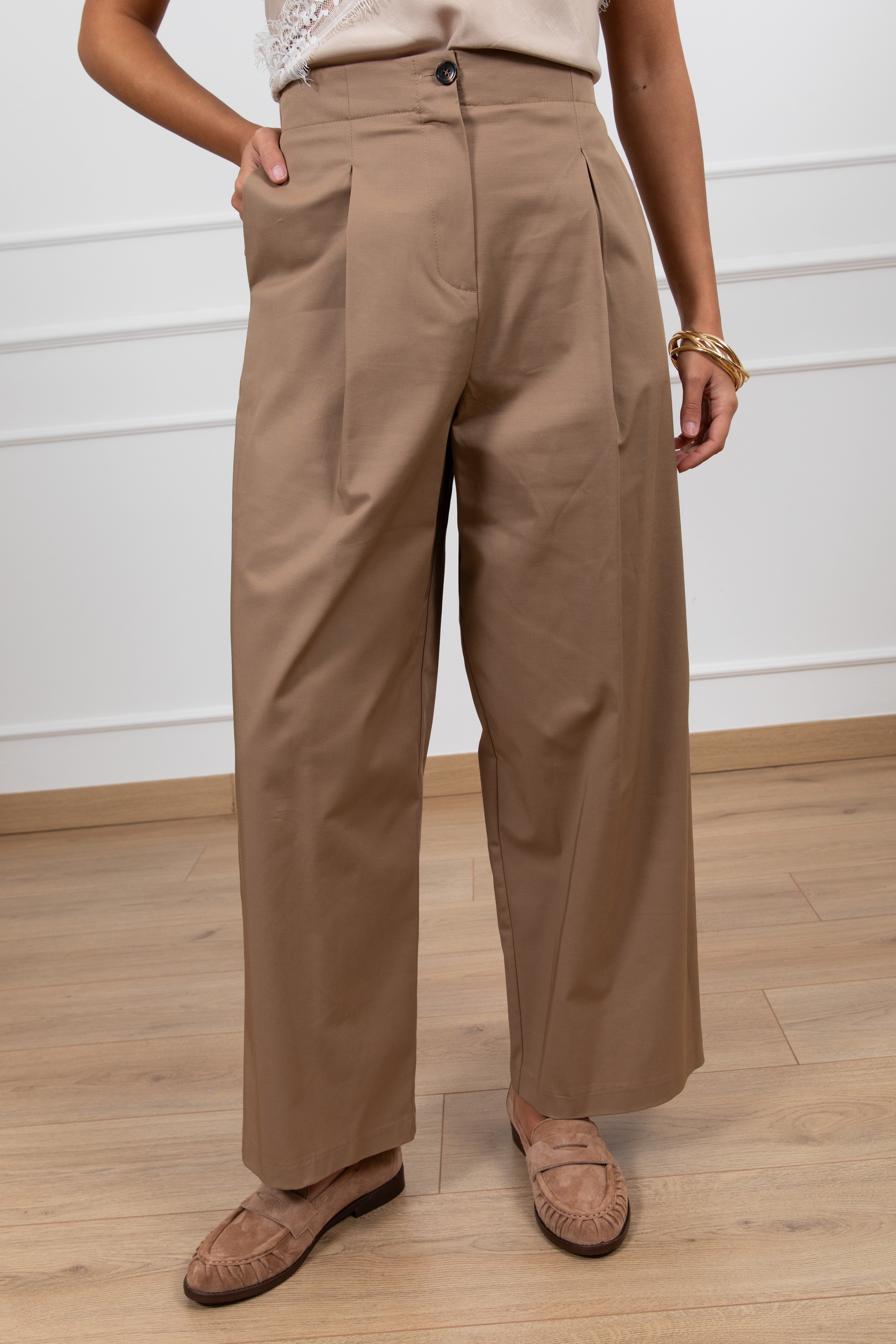 Pantalone in cotone con pinces Tensione IN