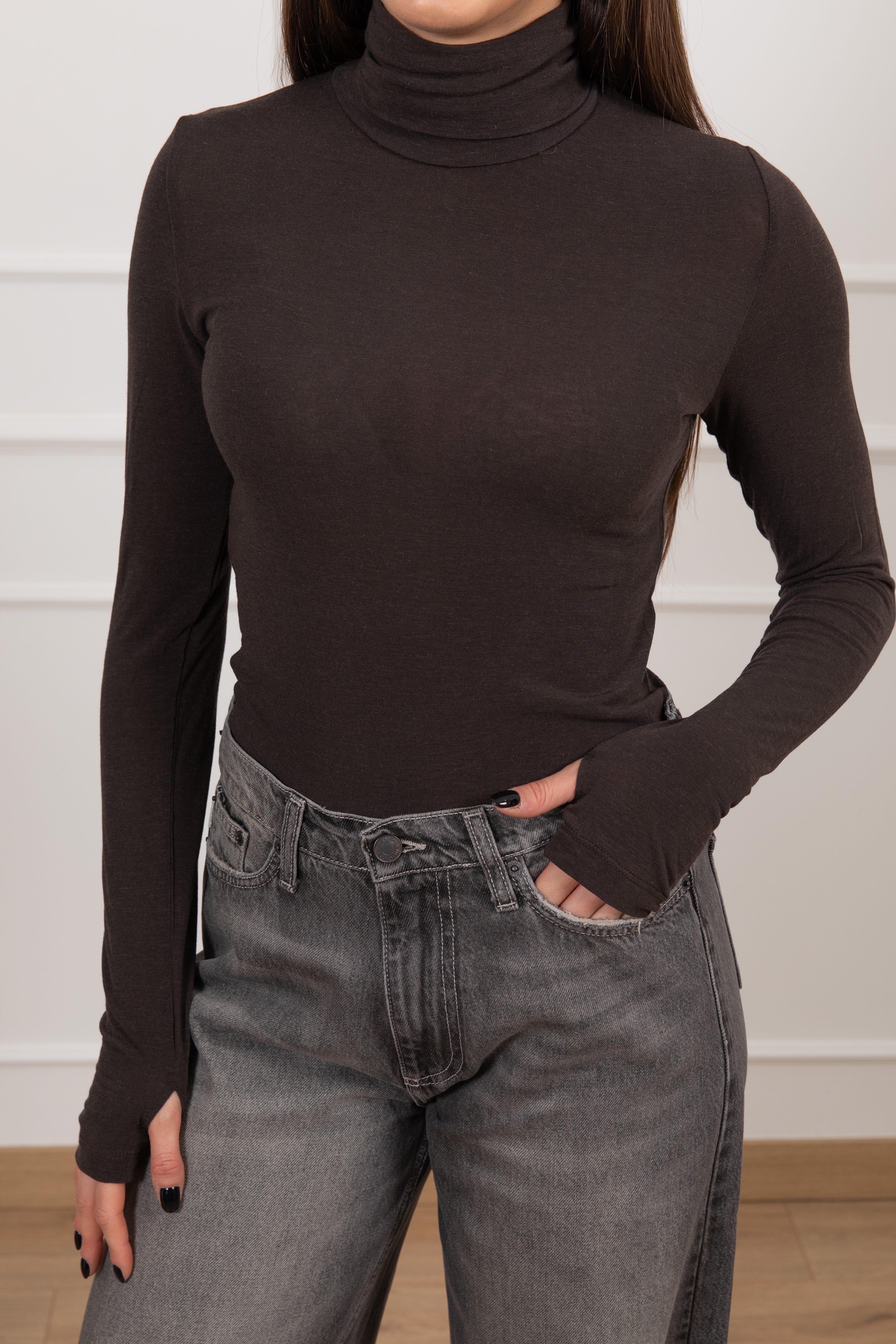 Cashmerina collo alto con foro pollice Susy Mix