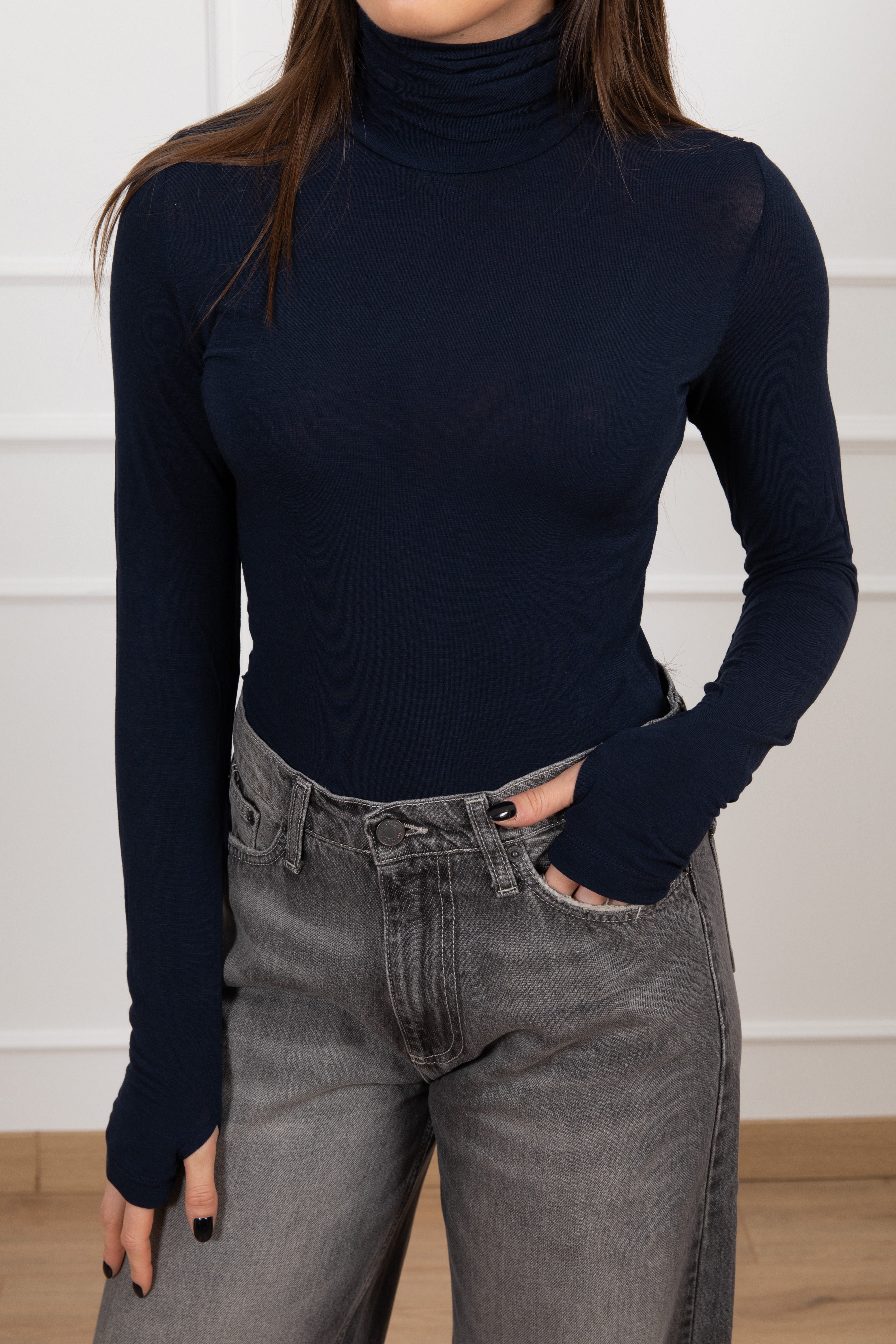 Cashmerina collo alto con foro pollice Susy Mix