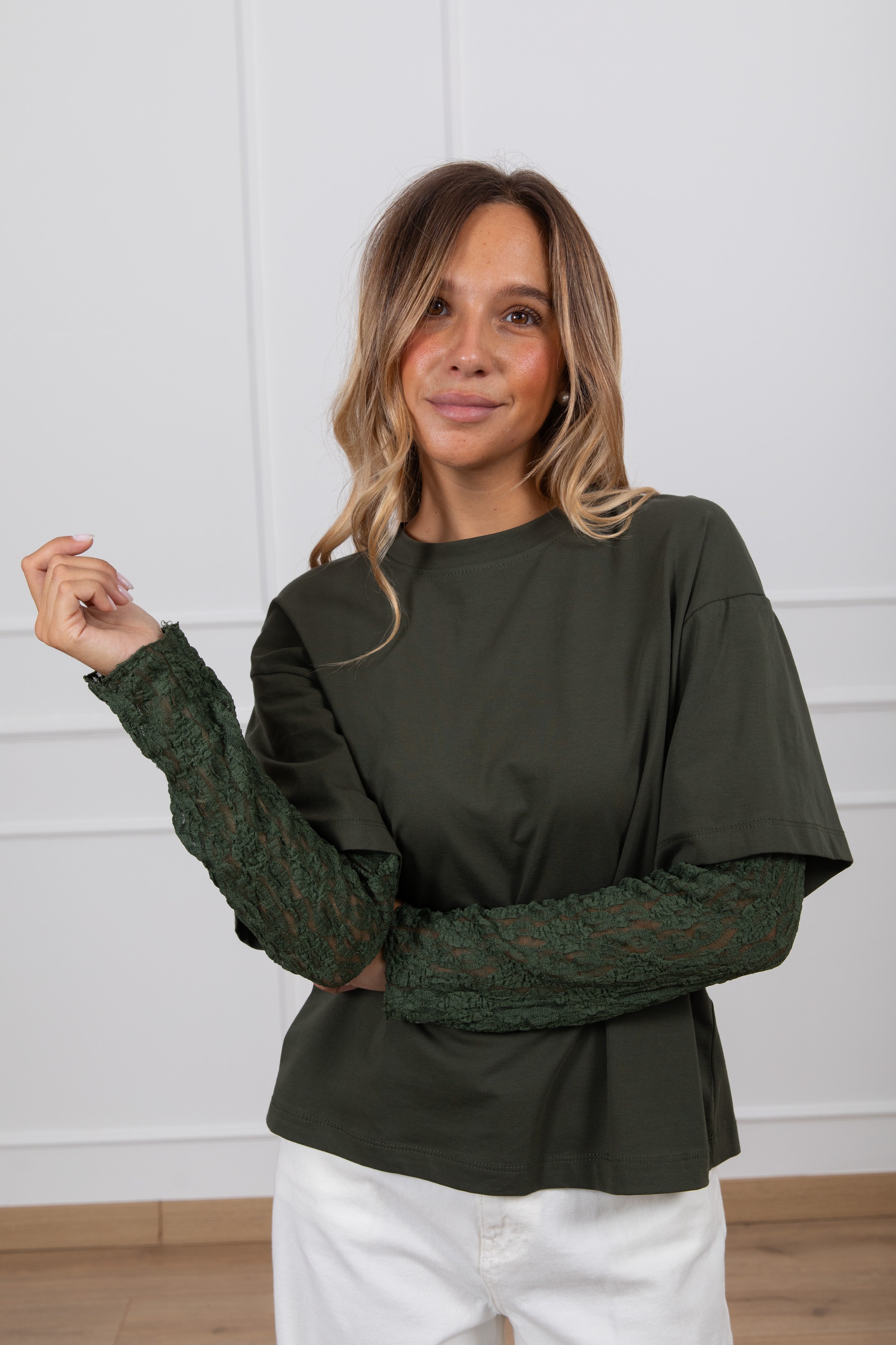 T-shirt con manica in pizzo variante militare Haveone