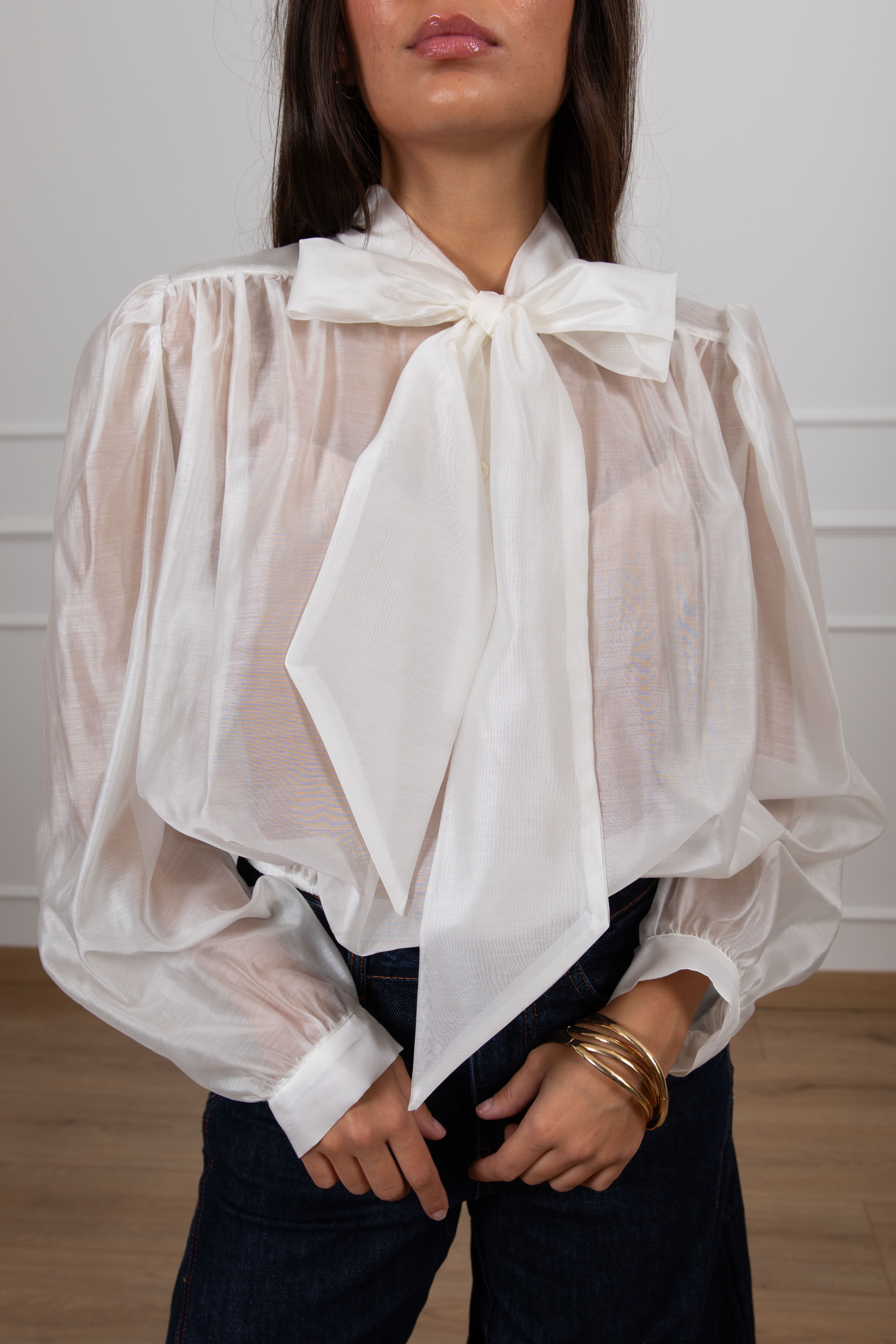 Blusa cropped in lyocell con fiocco ViCOLO