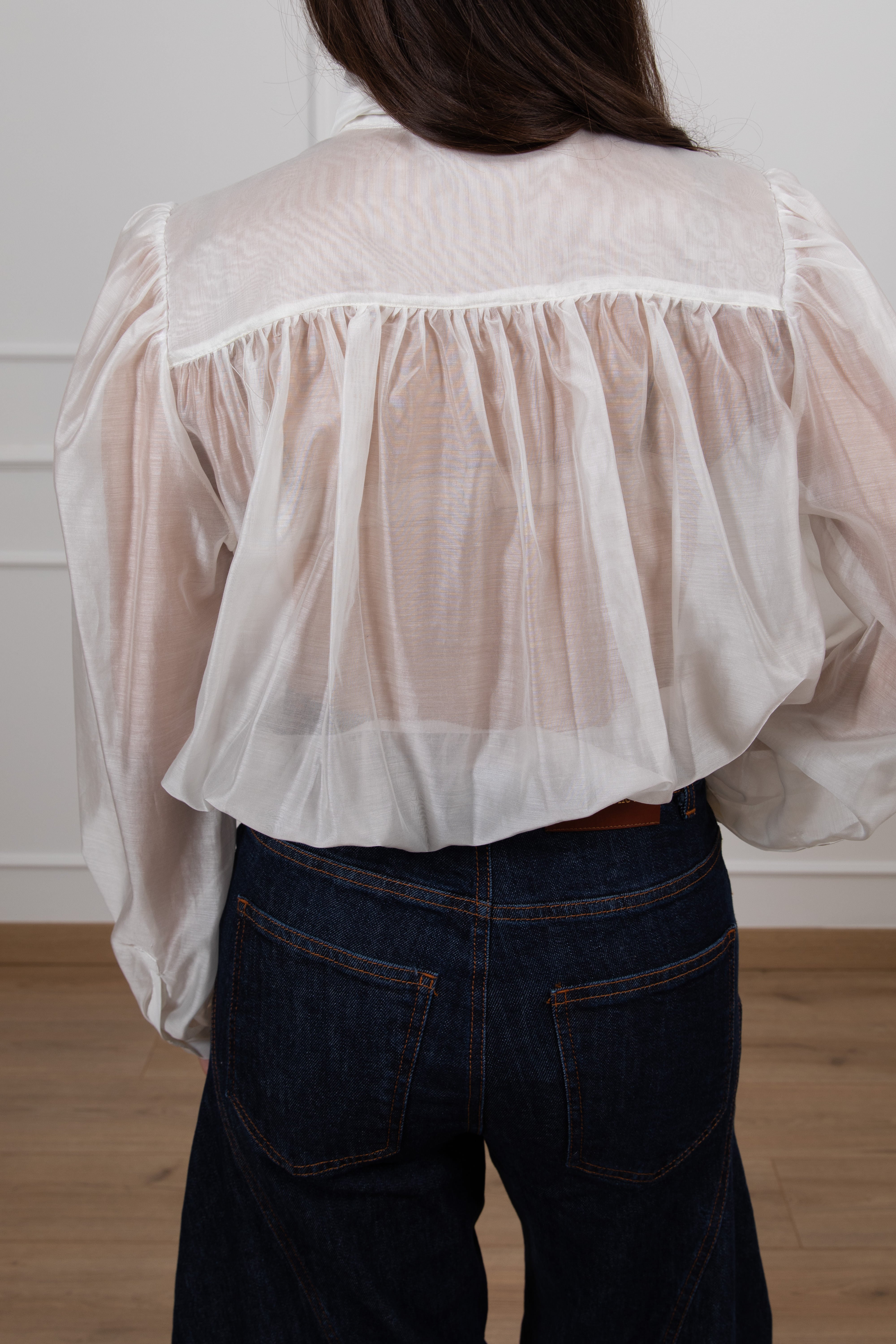 Blusa cropped in lyocell con fiocco ViCOLO