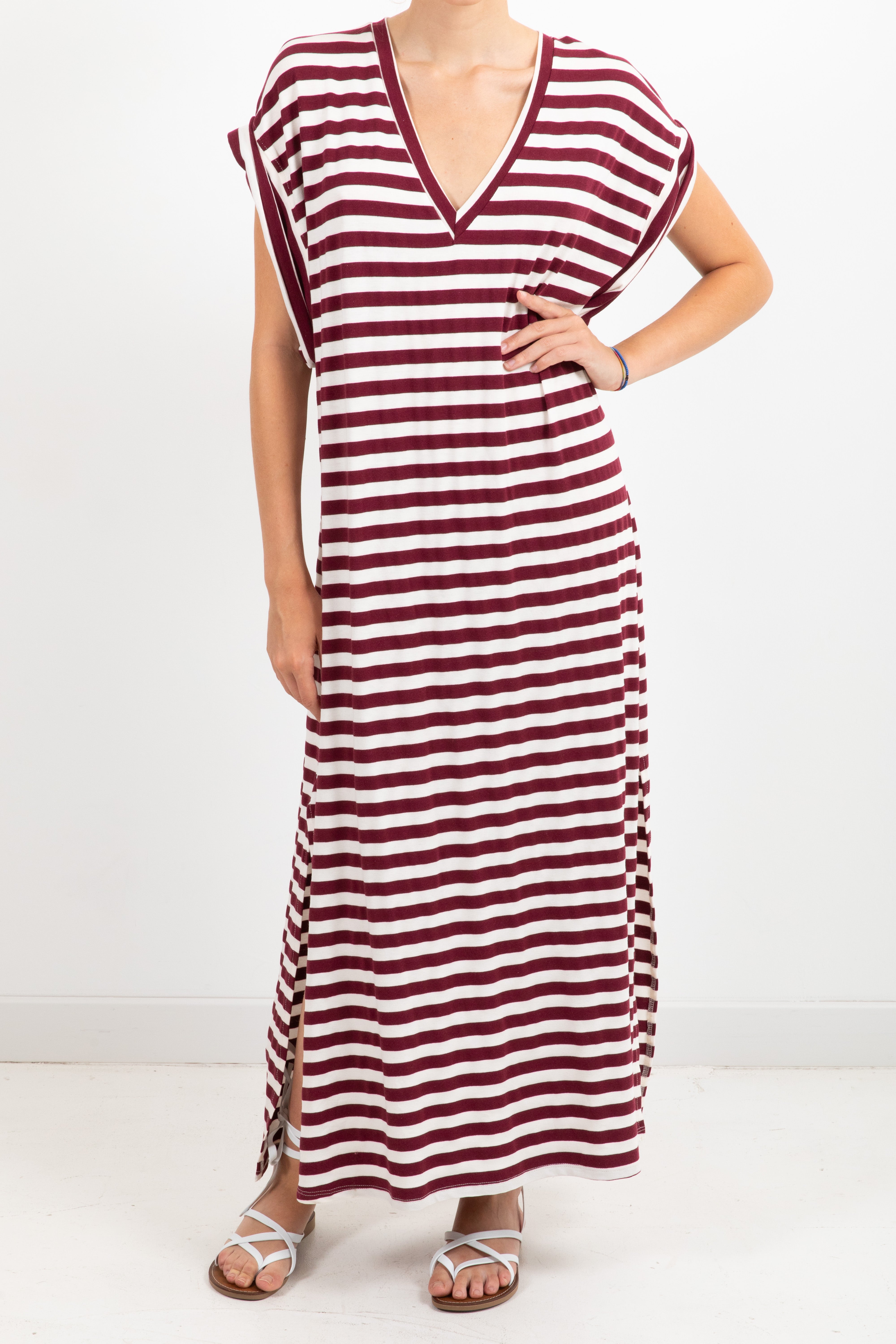 Abito t-shirt a righe con scollo a "V" Tensione IN