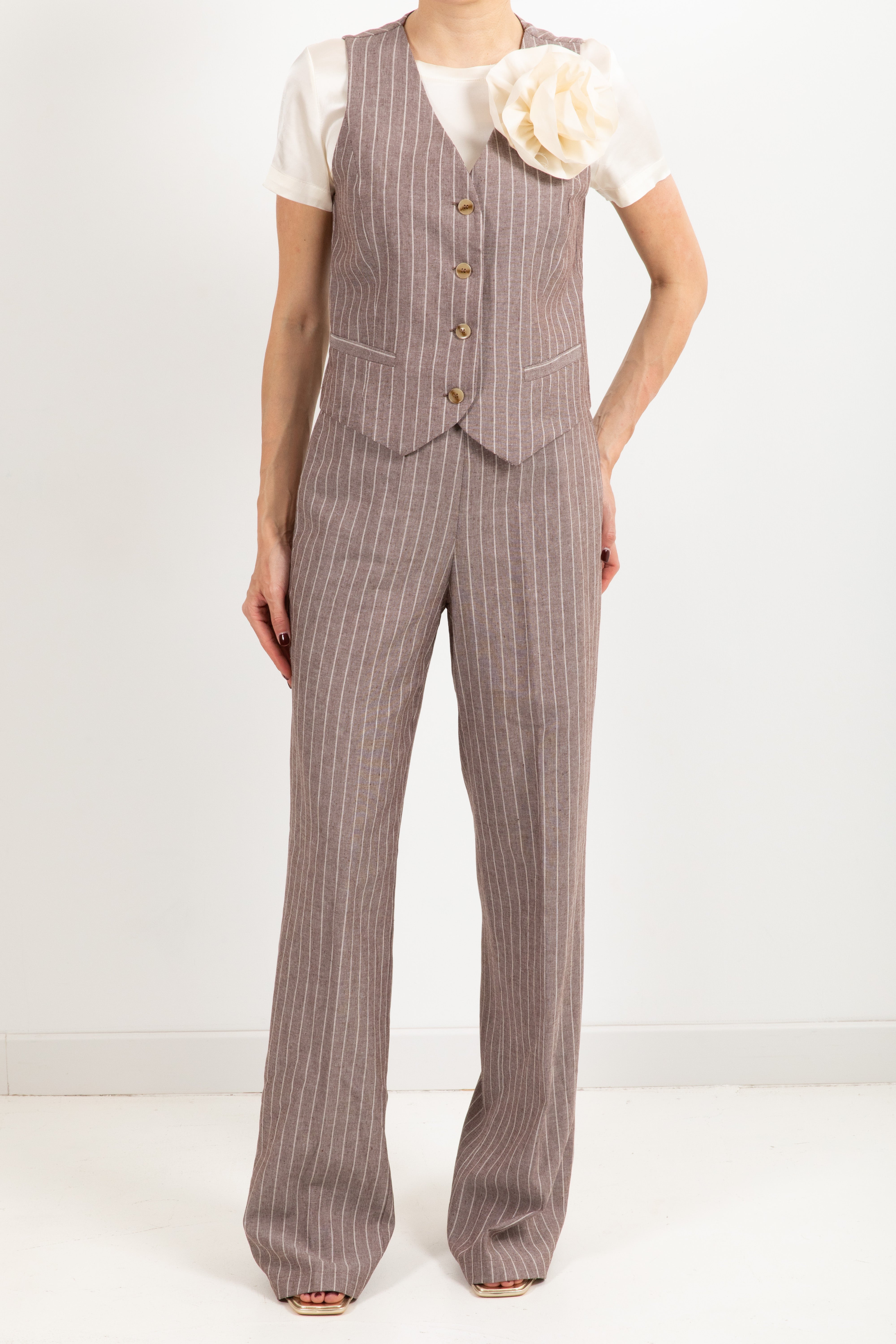 Coordinato gessato gilet con spilla e pantalone in lino e viscosa Susy Mix