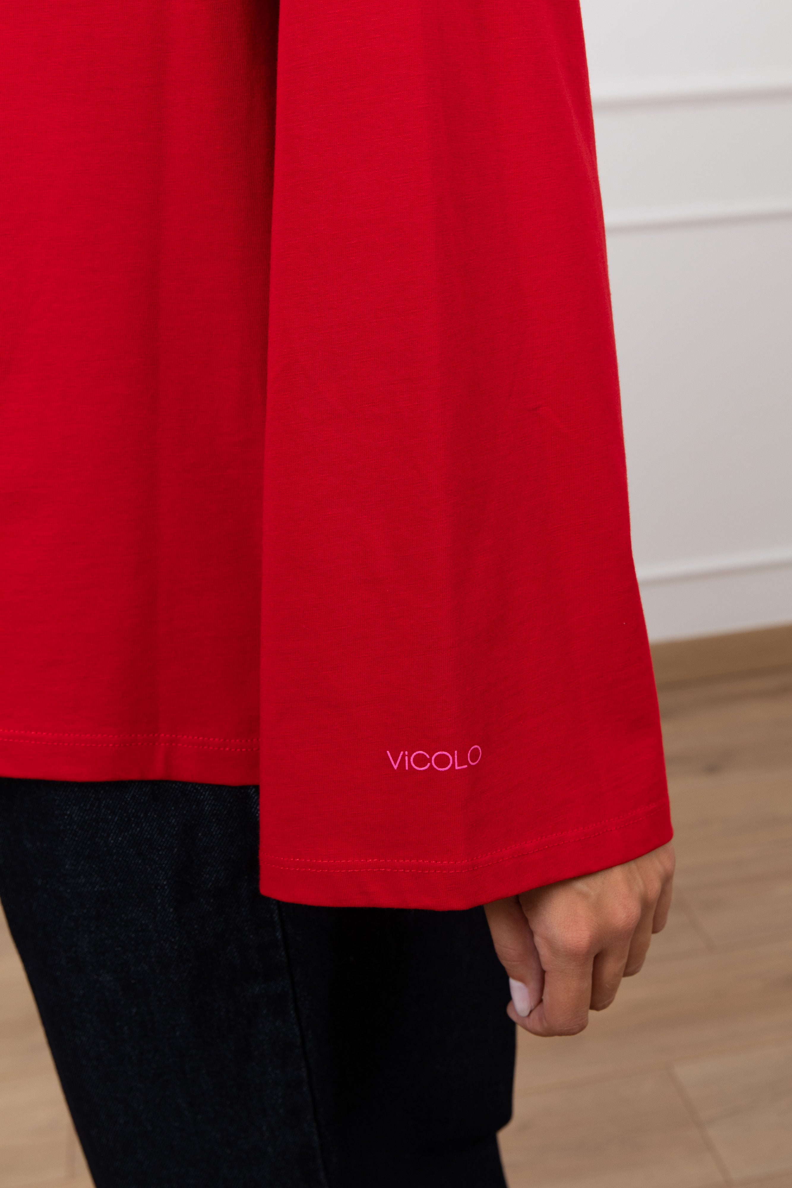 T-shirt manica svasata con logo variante rosso ViCOLO
