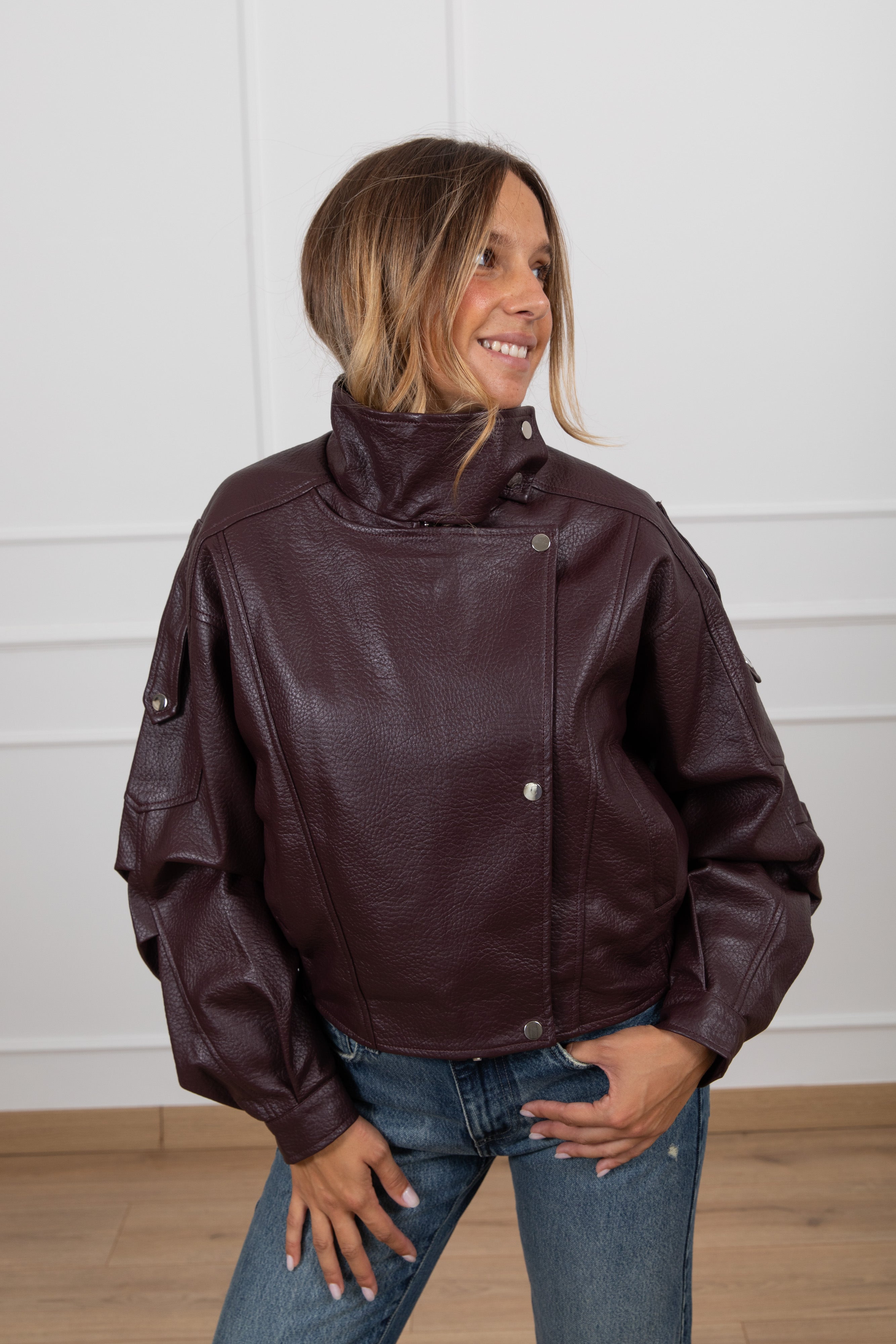 Bomber in eco-pelle martellata variante bordeaux Susy Mix