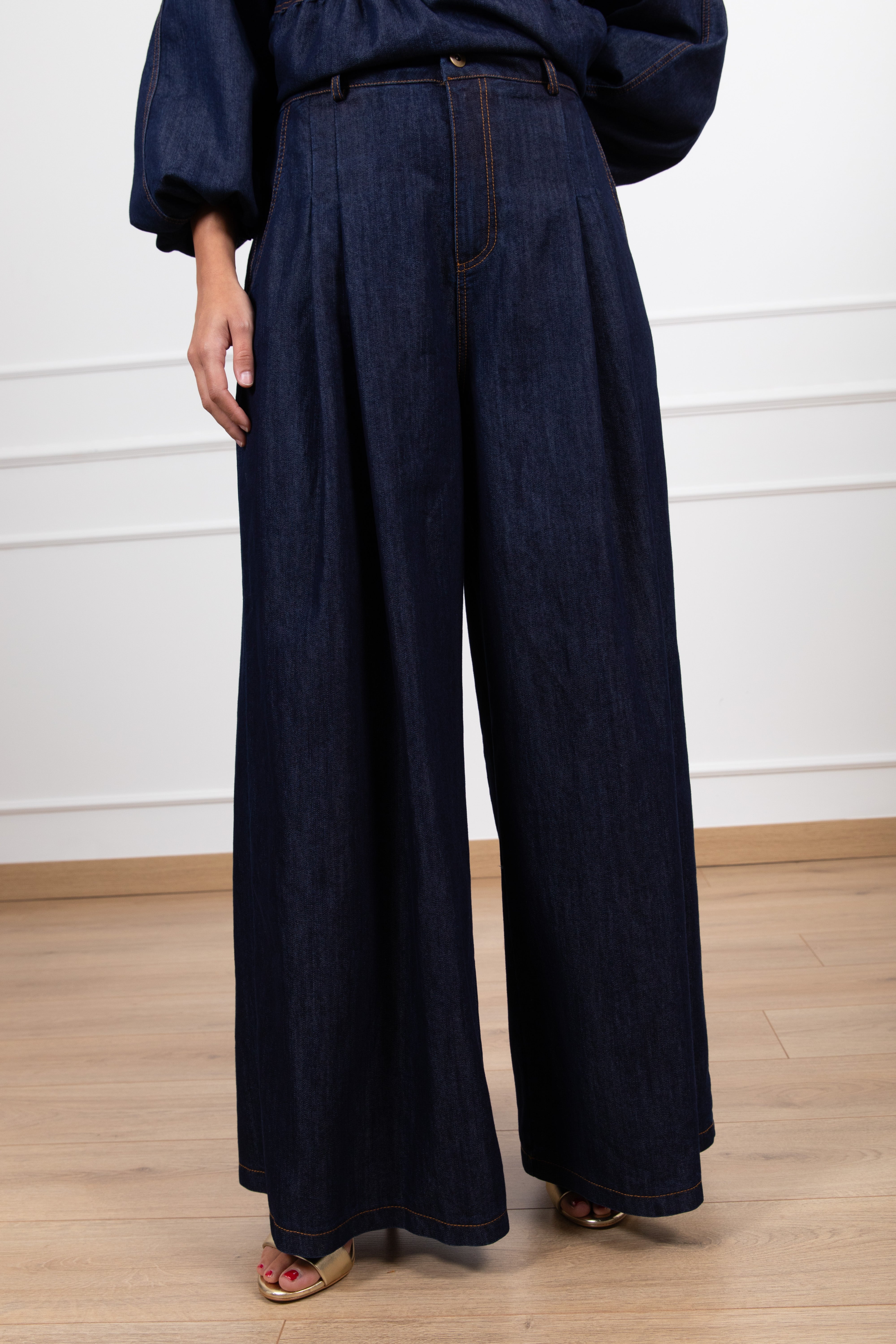 Jeans blu con pinces ViCOLO