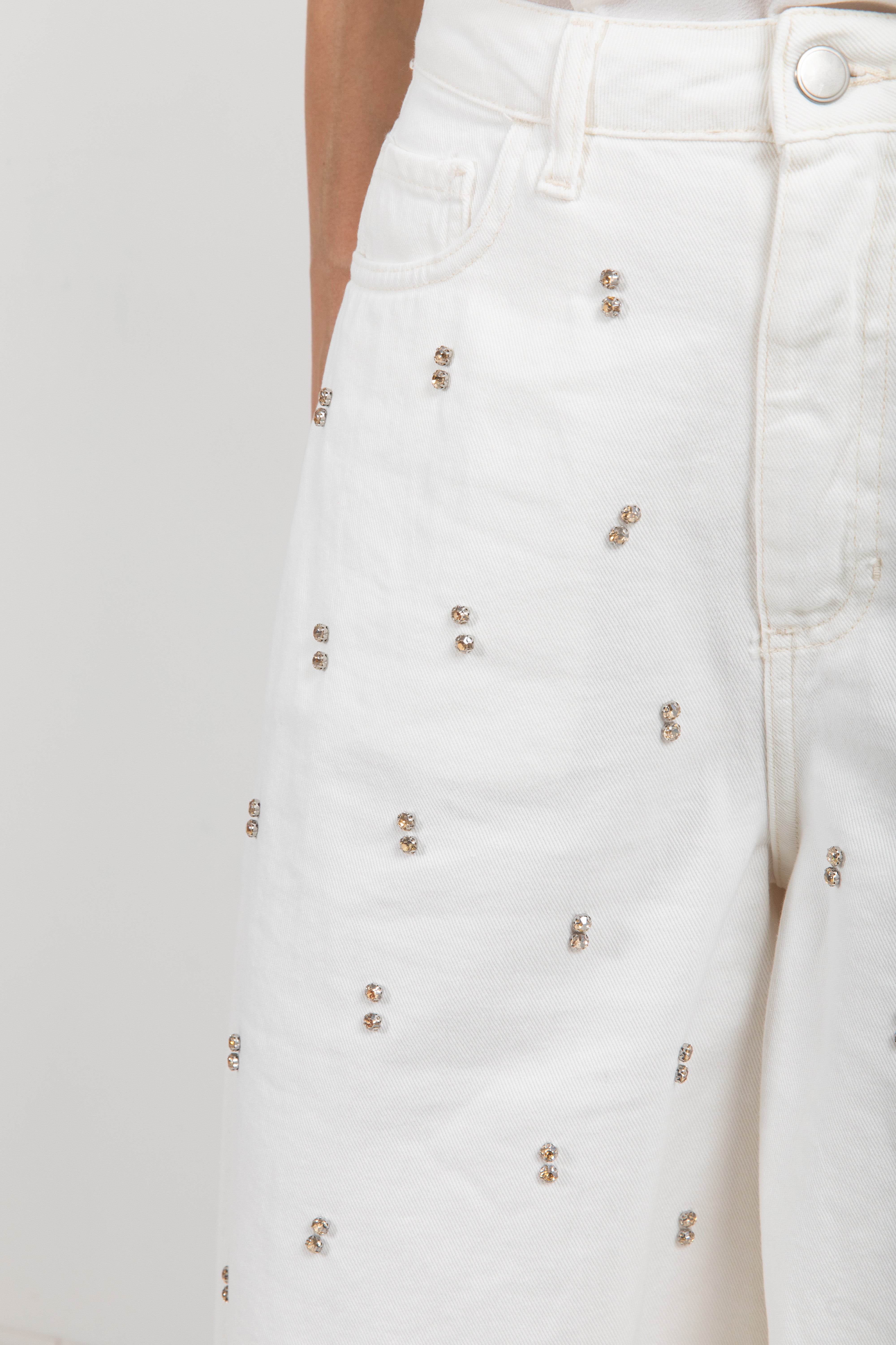 Bermuda in jeans bianco con strass Susy Mix