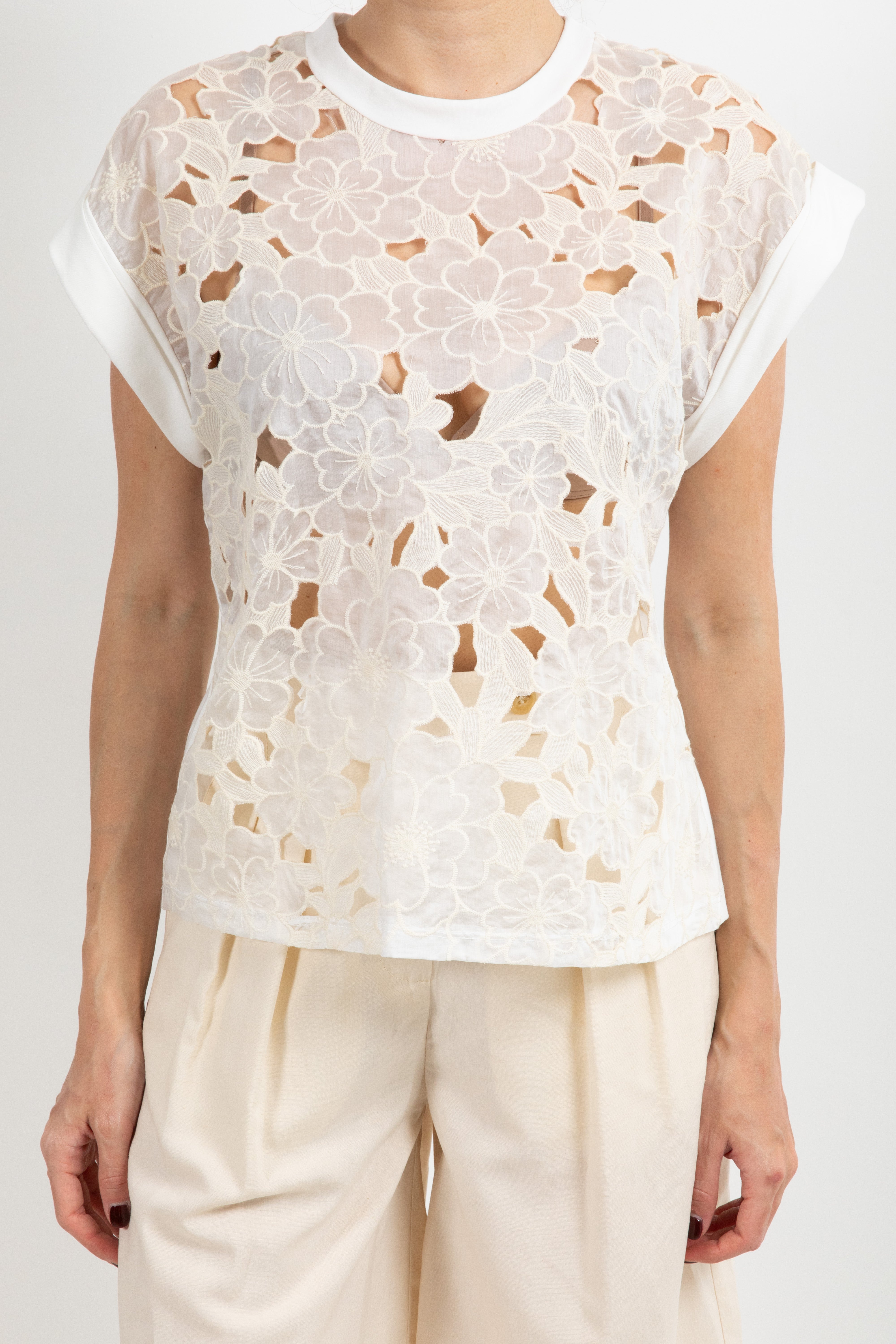 T-shirt con inserto fiore ricamato Tensione IN