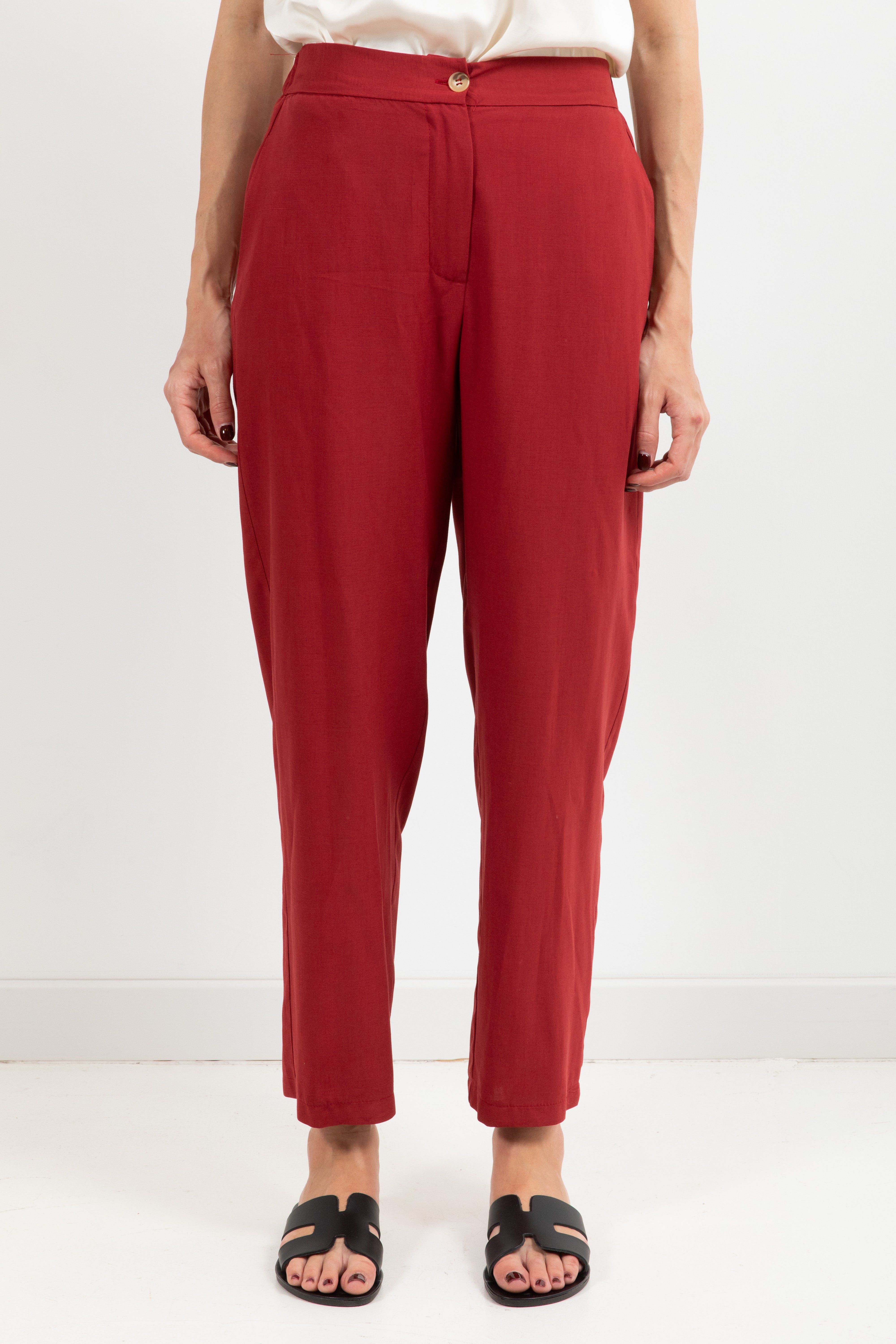 Pantalone carrot-fit in lino e viscosa ViCOLO