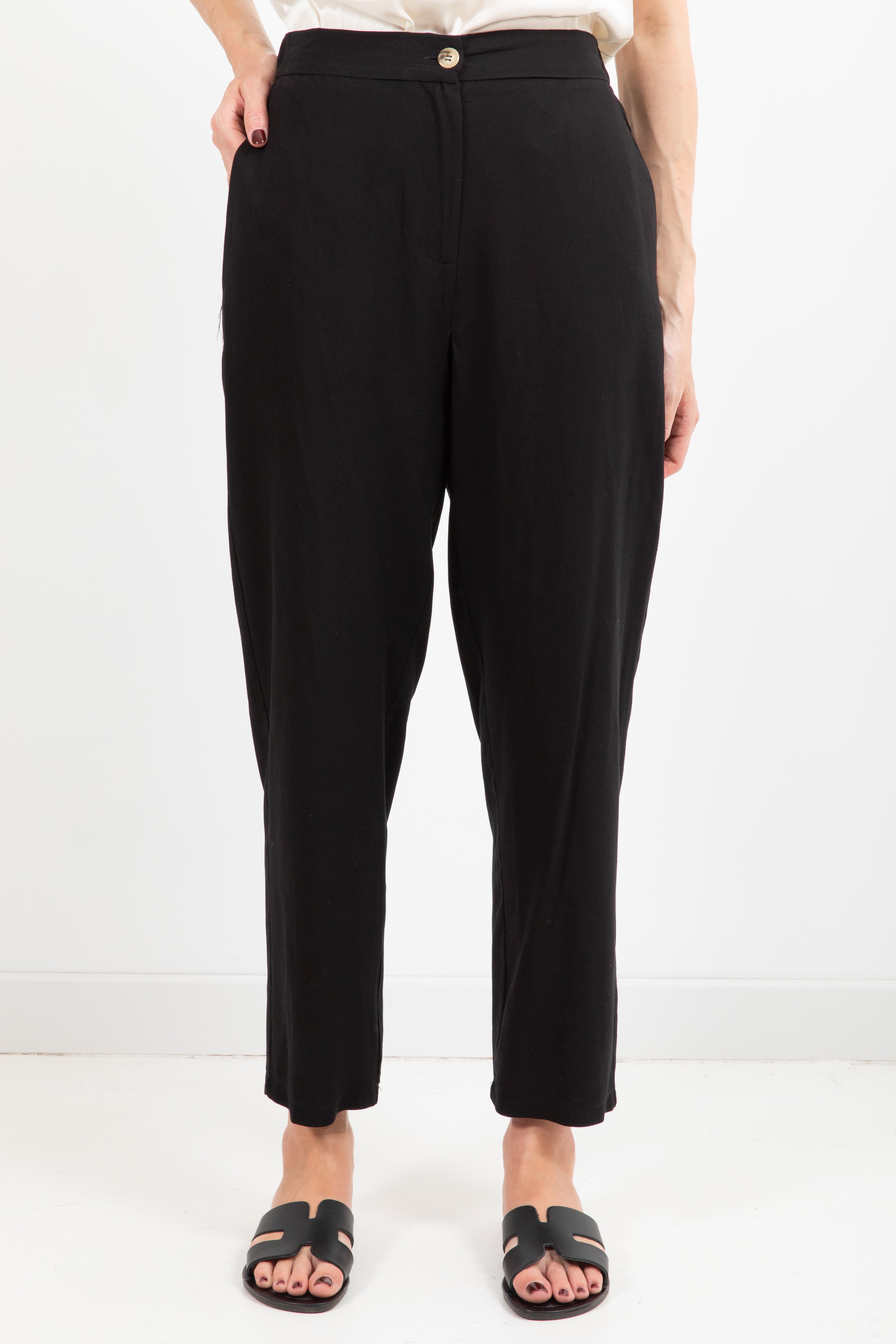 Pantalone carrot-fit in lino e viscosa ViCOLO