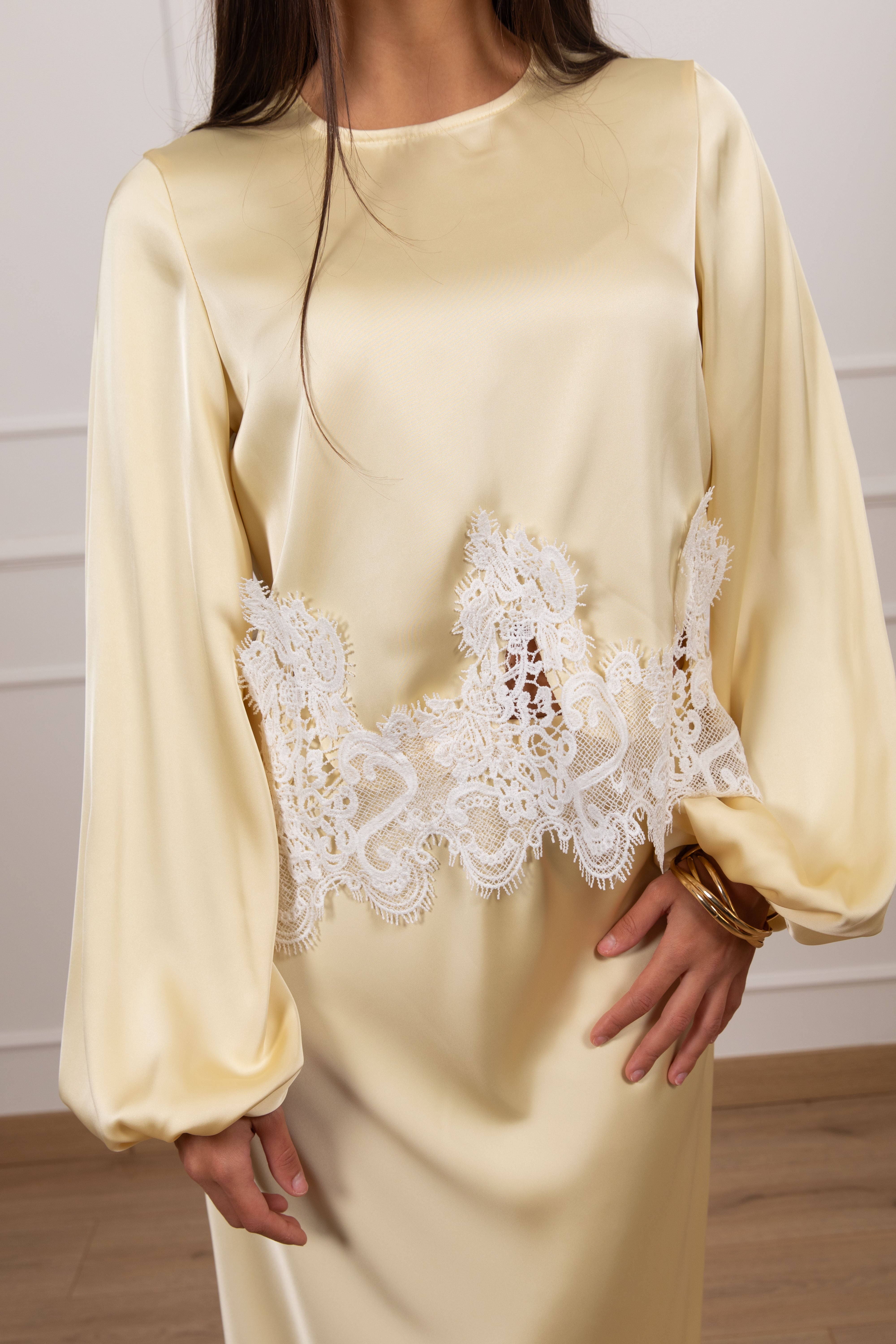 Blusa in viscosa con pizzo a contrasto Tensione IN