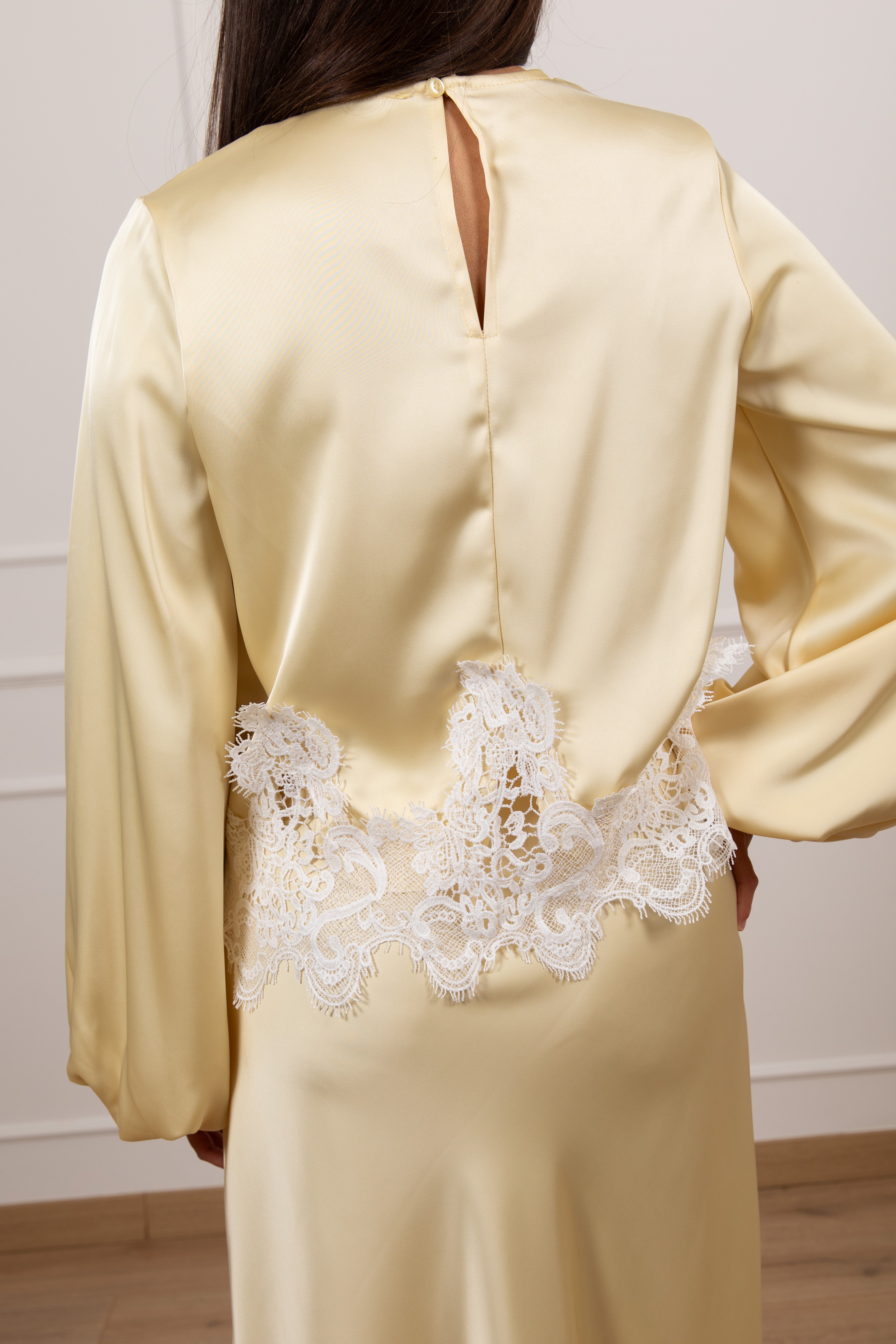 Blusa in viscosa con pizzo a contrasto Tensione IN