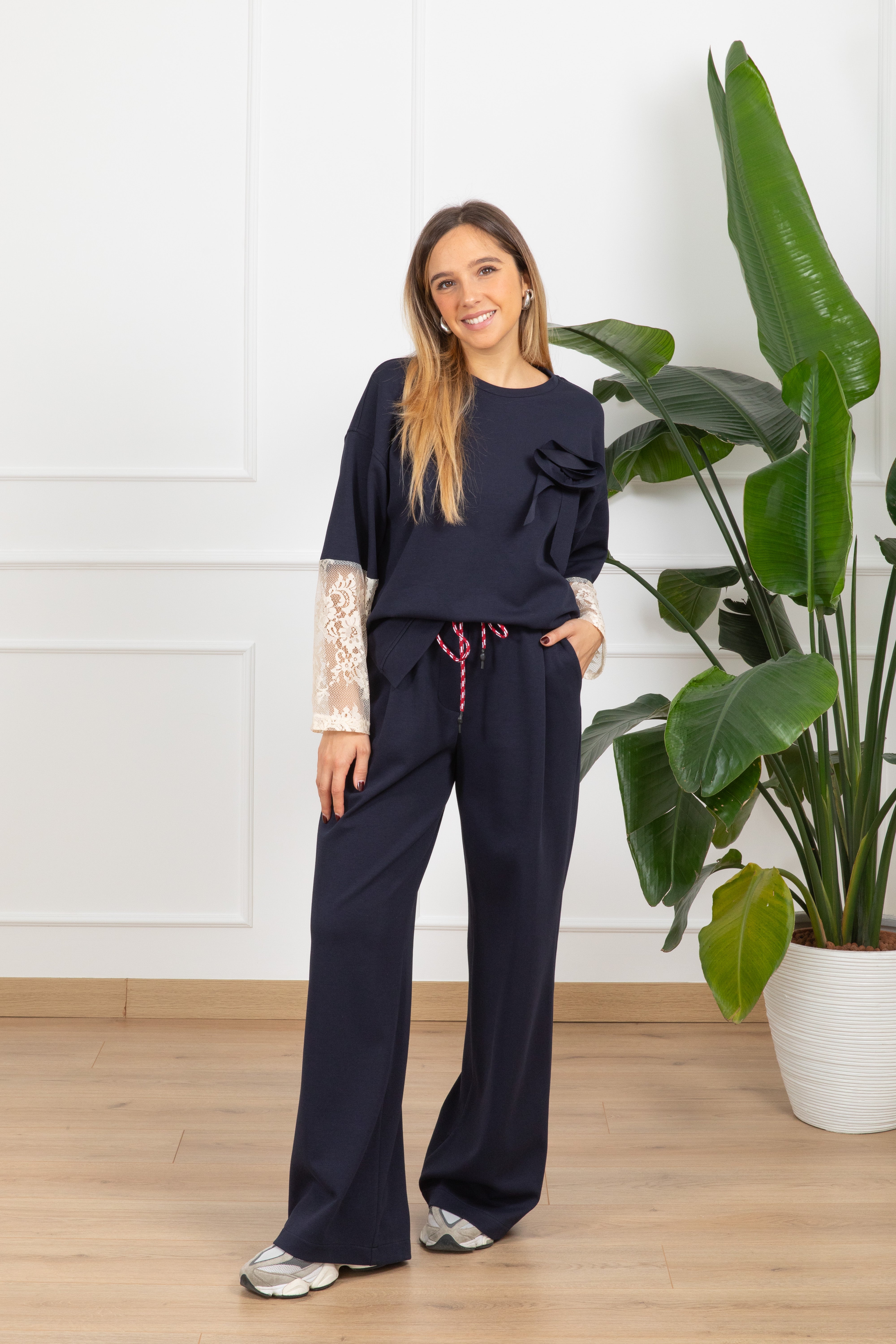 Coordinato tuta con inserti in pizzo Dixie