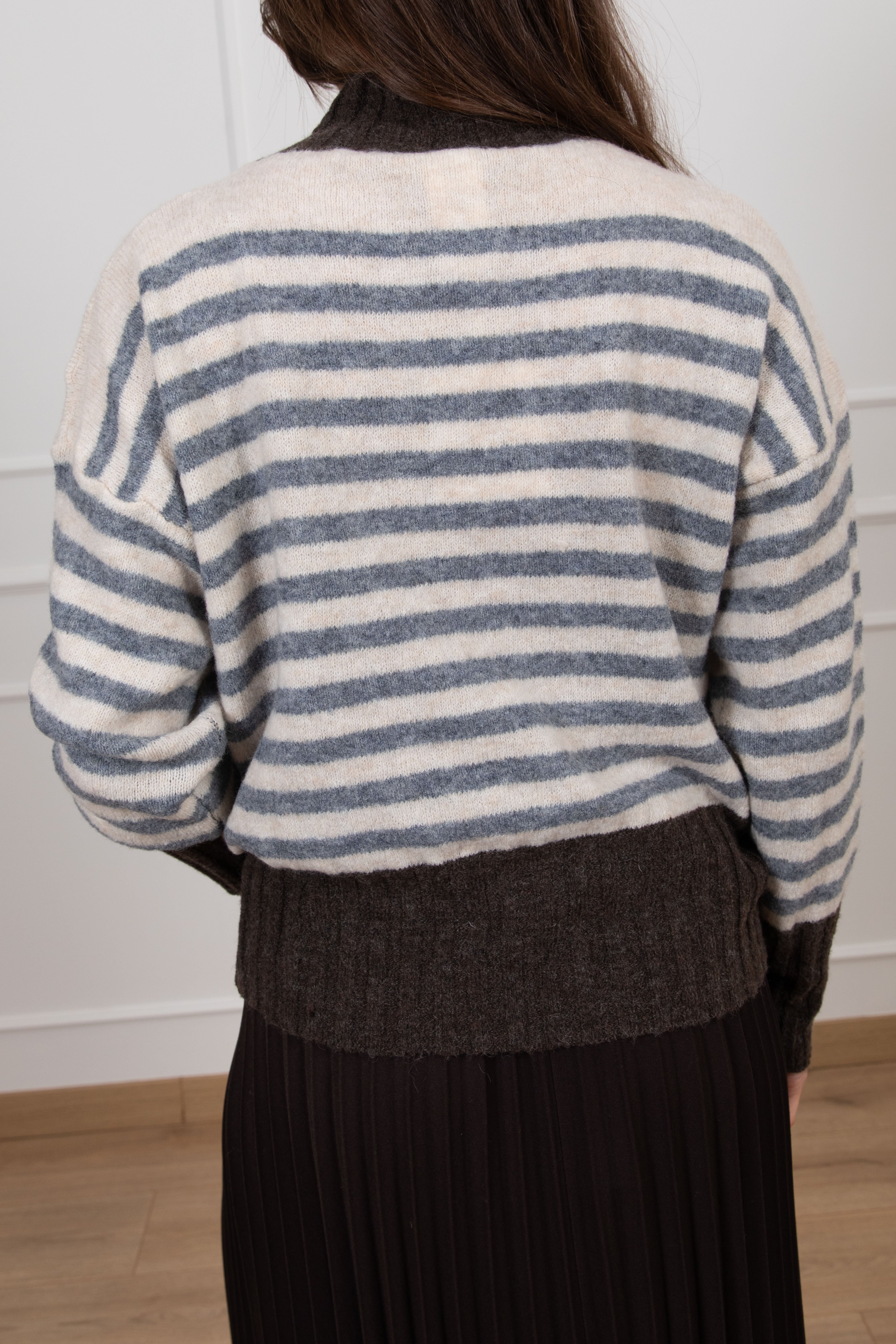 Pull collo alto a righe con bordo a contrasto Susy Mix