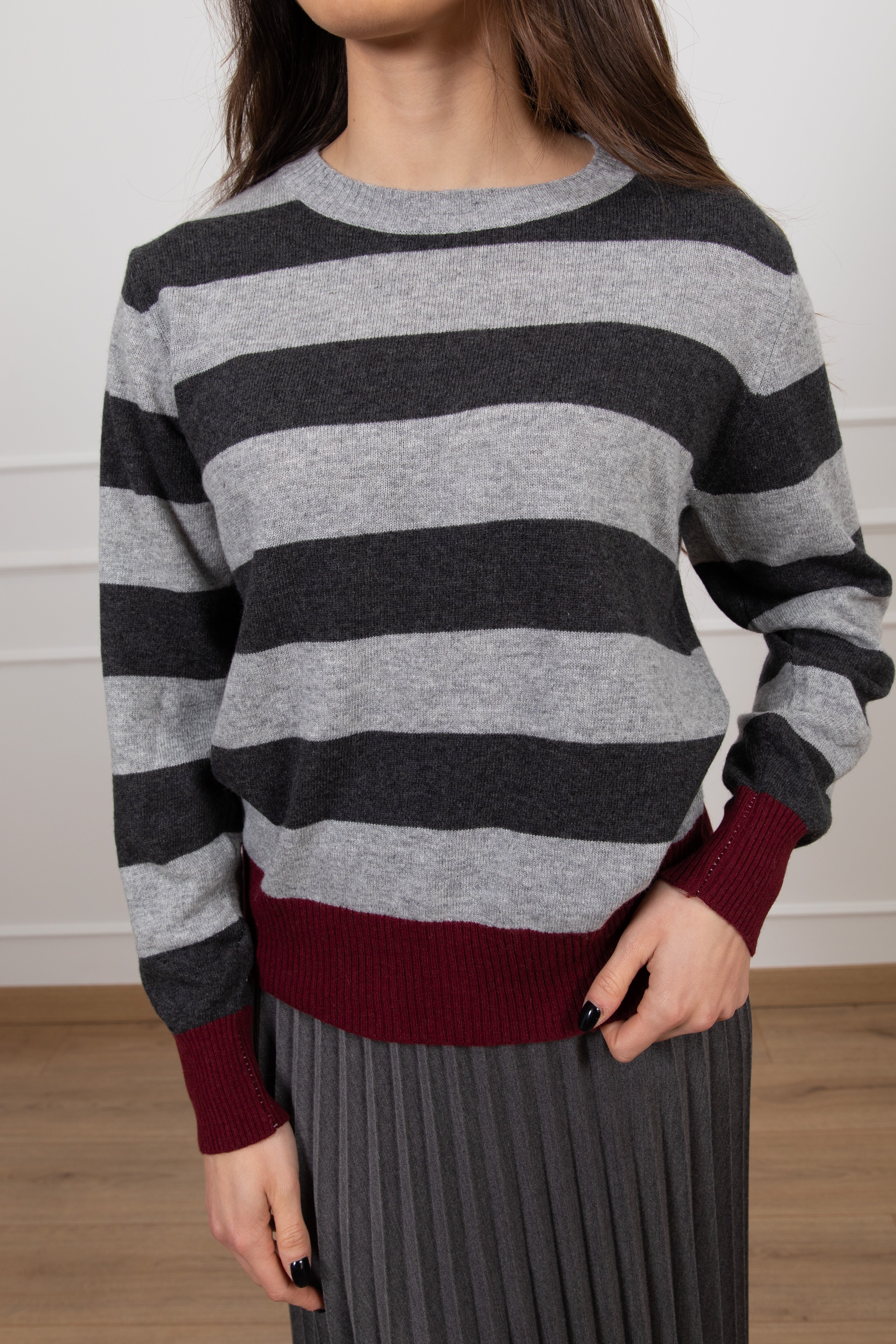 Pull girocollo a righe con fondo a contrasto Susy Mix