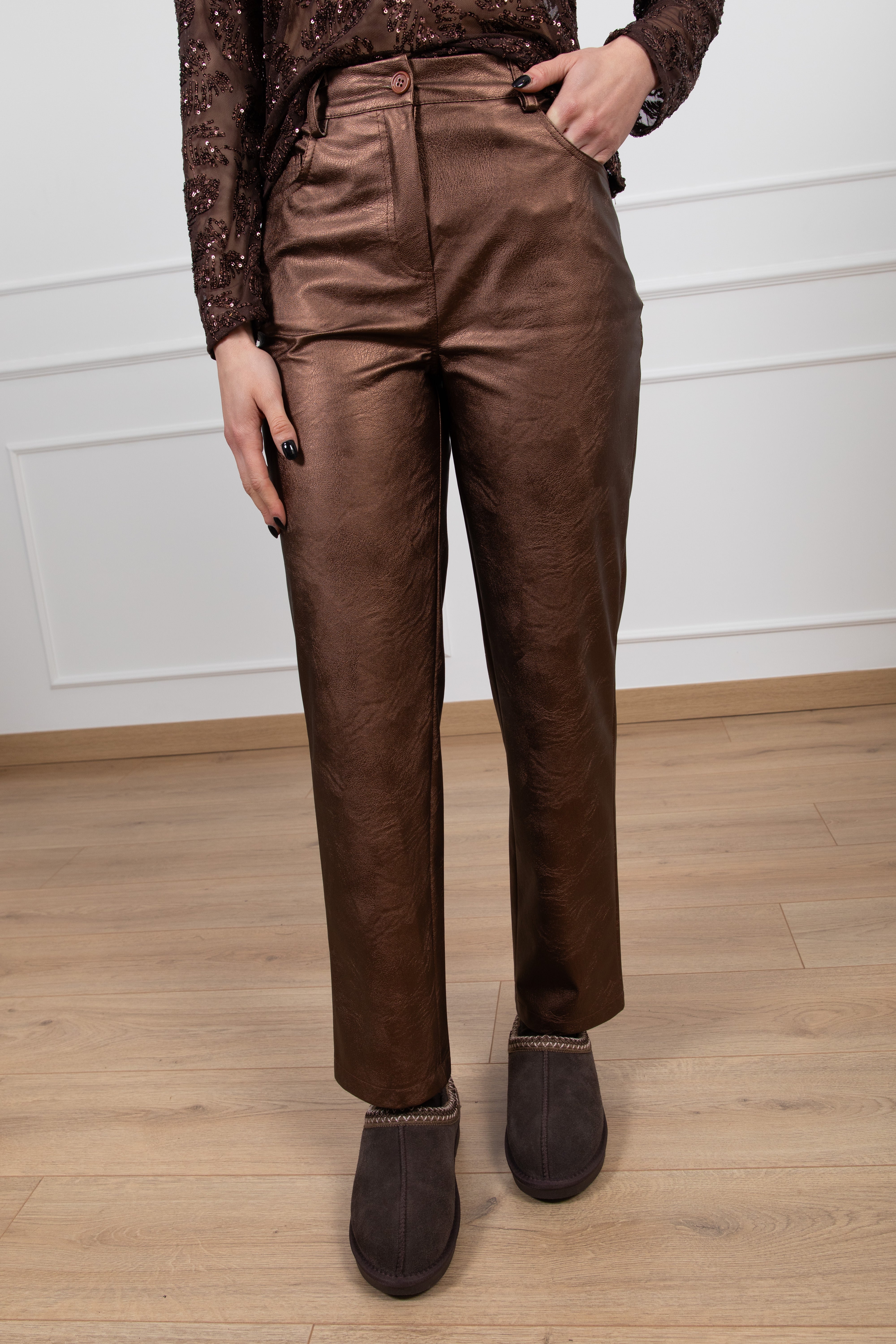 Pantalone a sigaretta in eco-pelle laminata Tensione IN