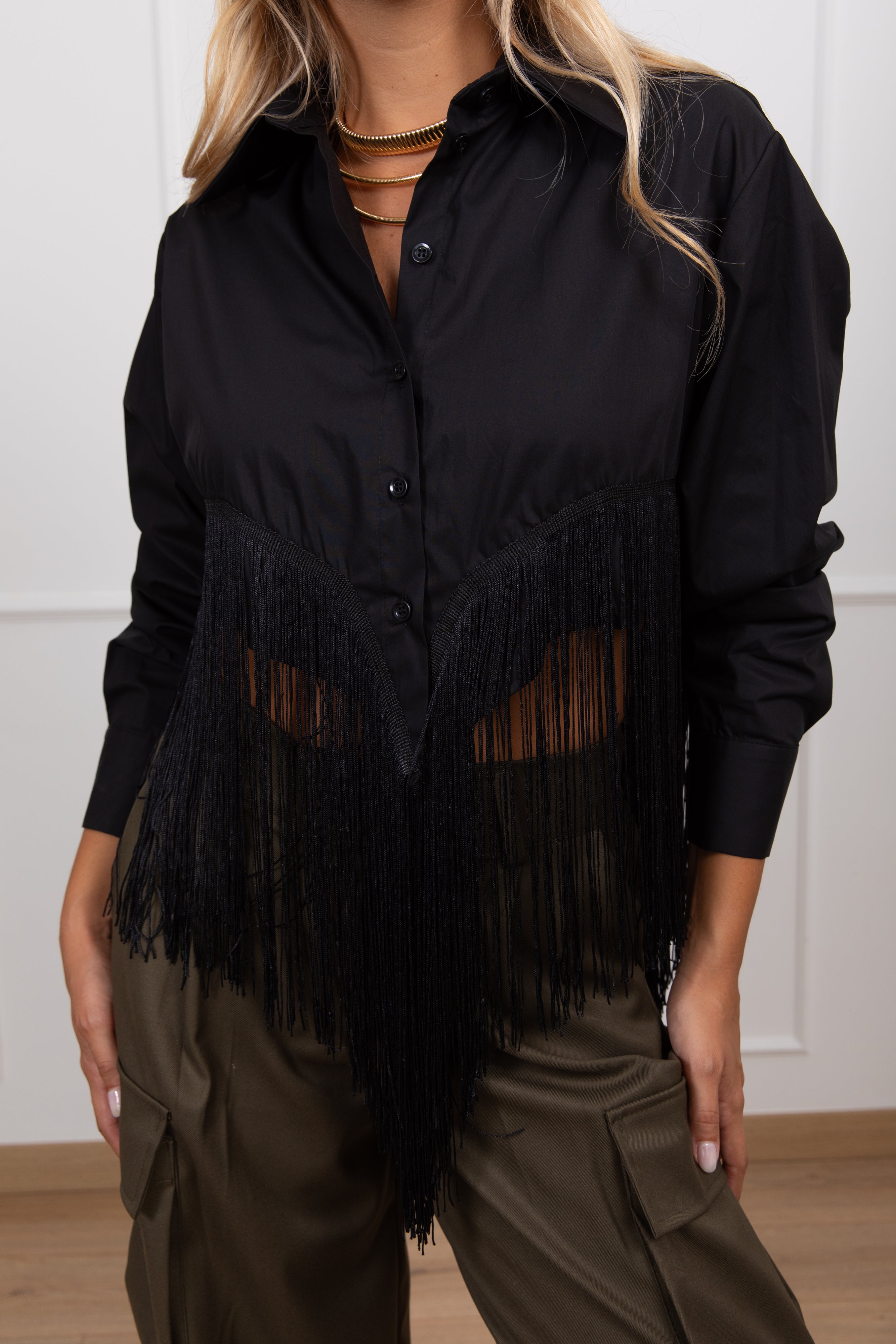 Camicia cropped con frange sul fondo variante nero Haveone
