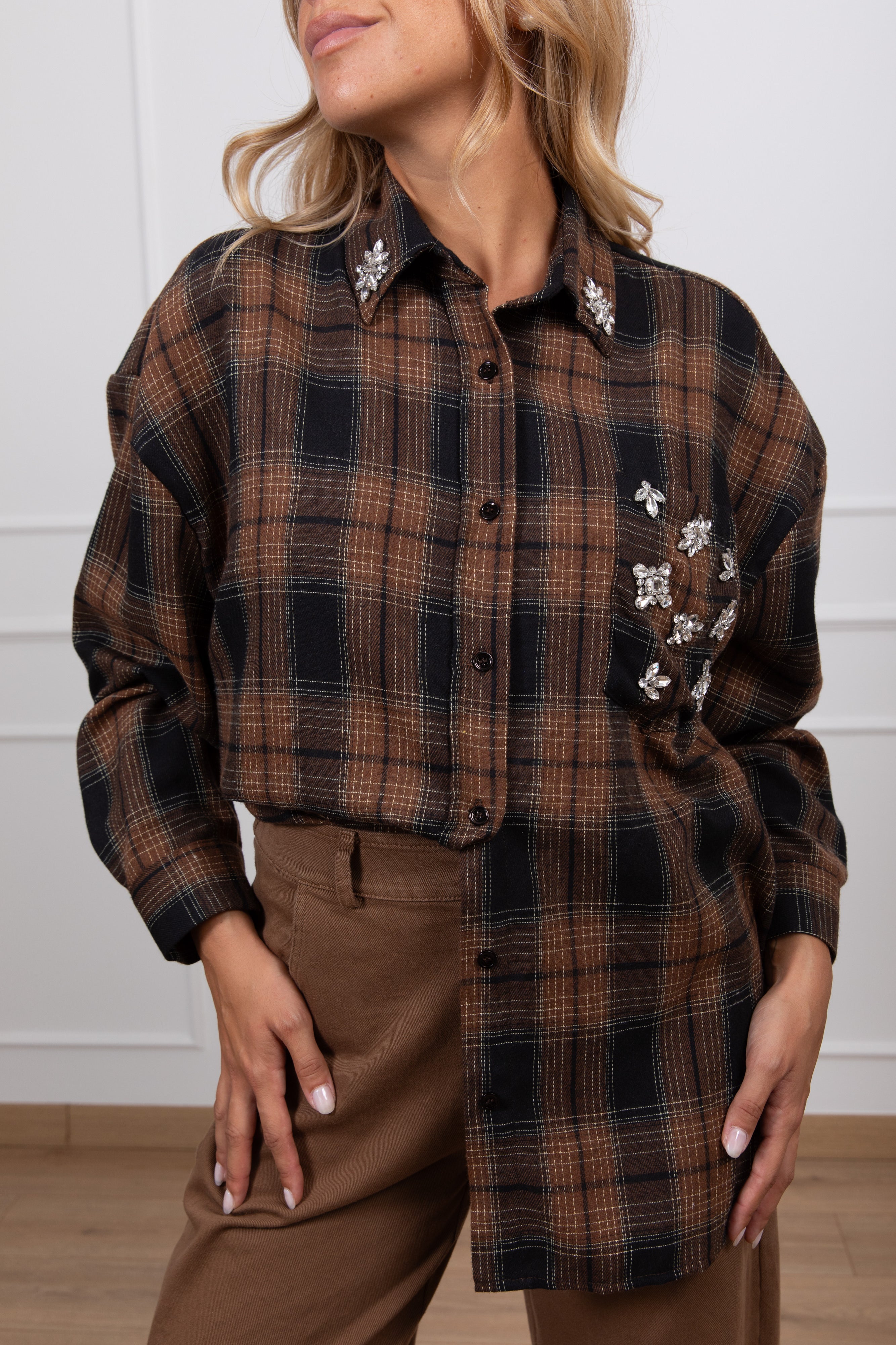 Camicia check con applicazioni sulla tasca variante cammello ViCOLO
