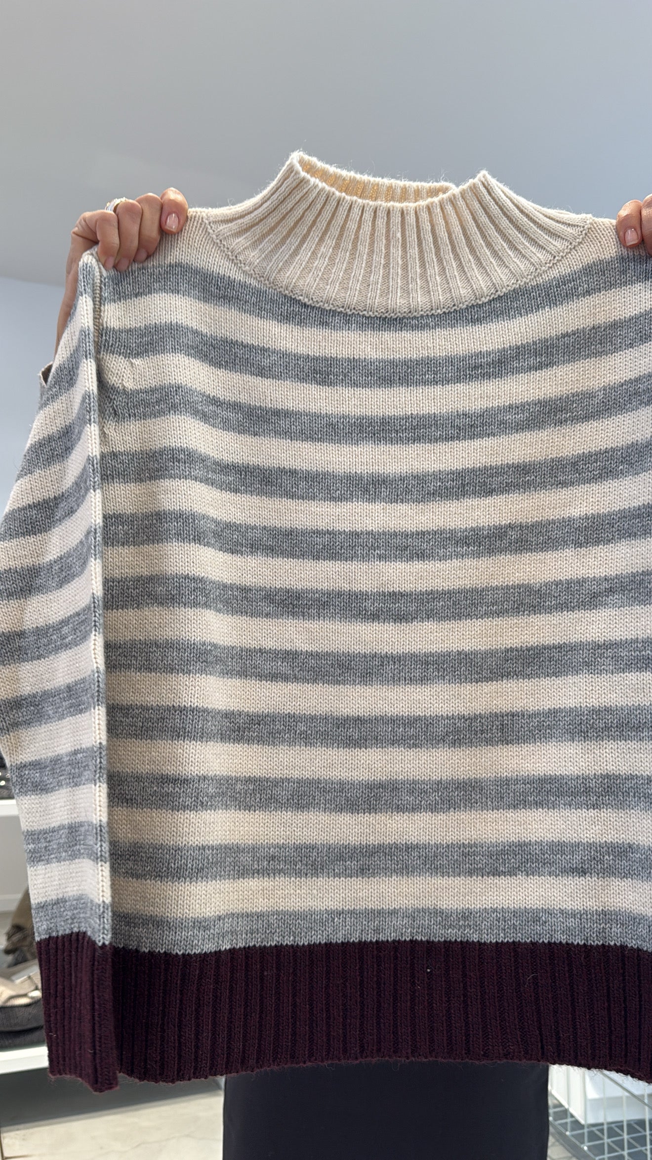 Pull a righe con fondo a contrasto Tensione IN