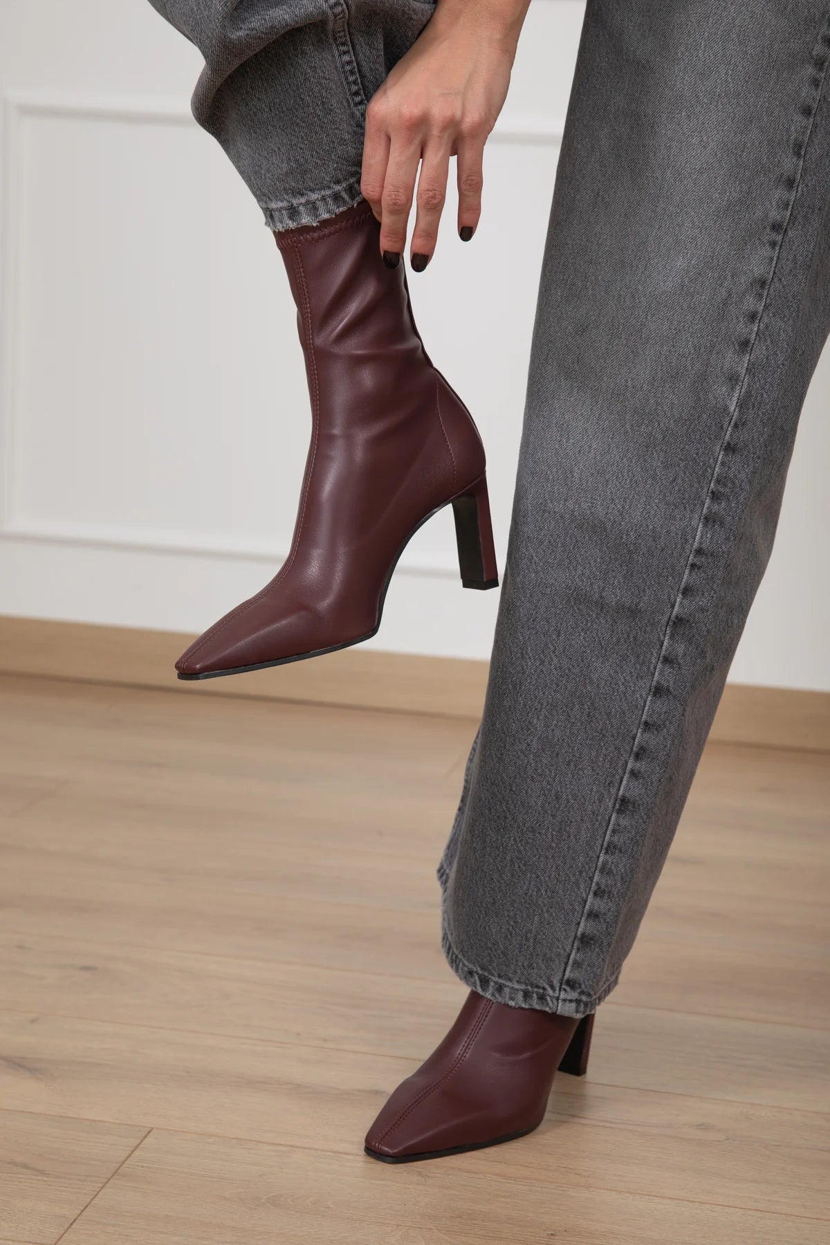 Stivaletto a calzino con tacco alto Ovyé