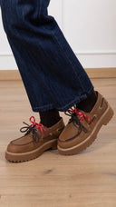 Mocassino platform barca con lacci bi-color variante taupe Ovyè