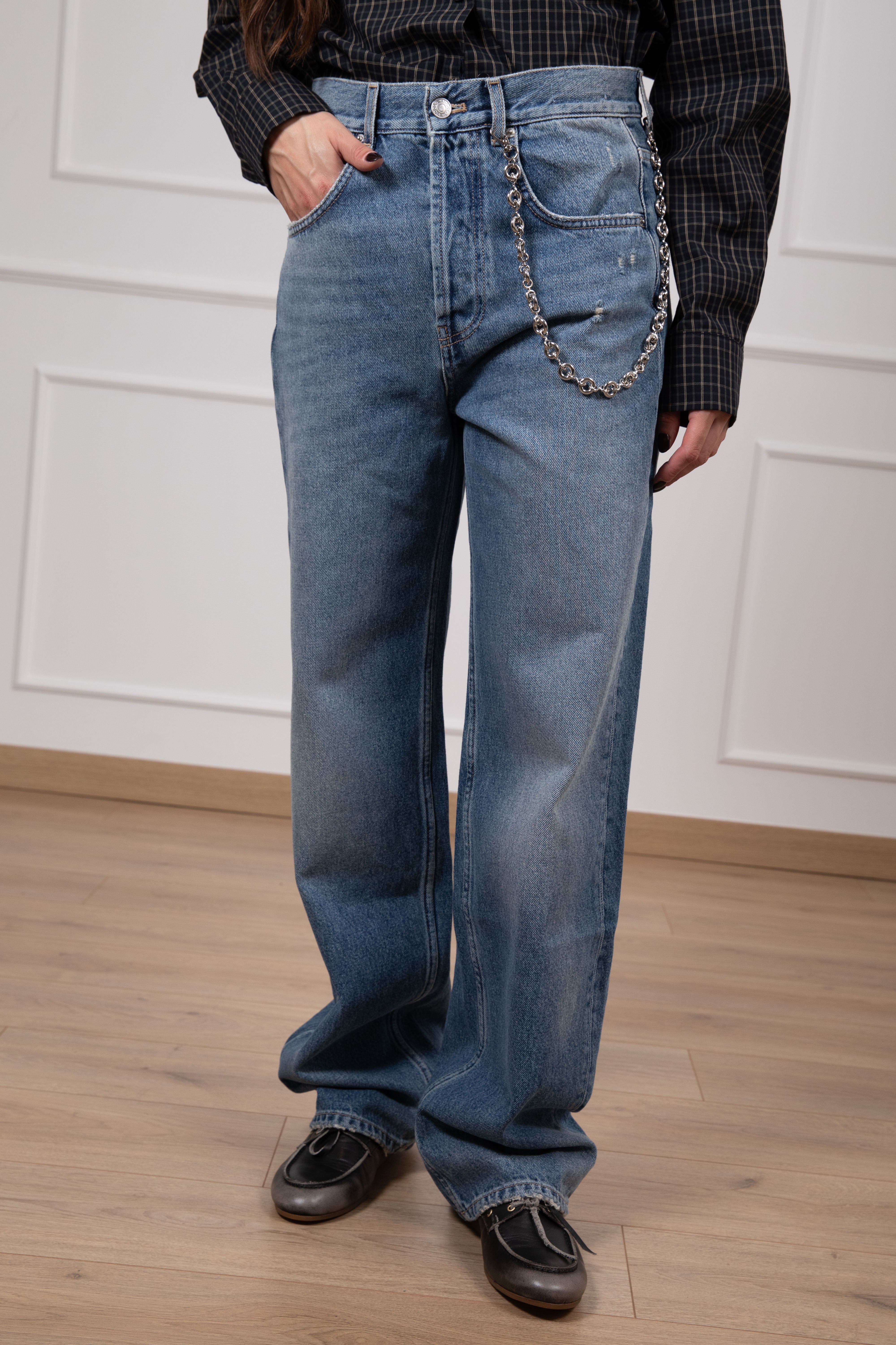 Jeans Adriana con catena ViCOLO