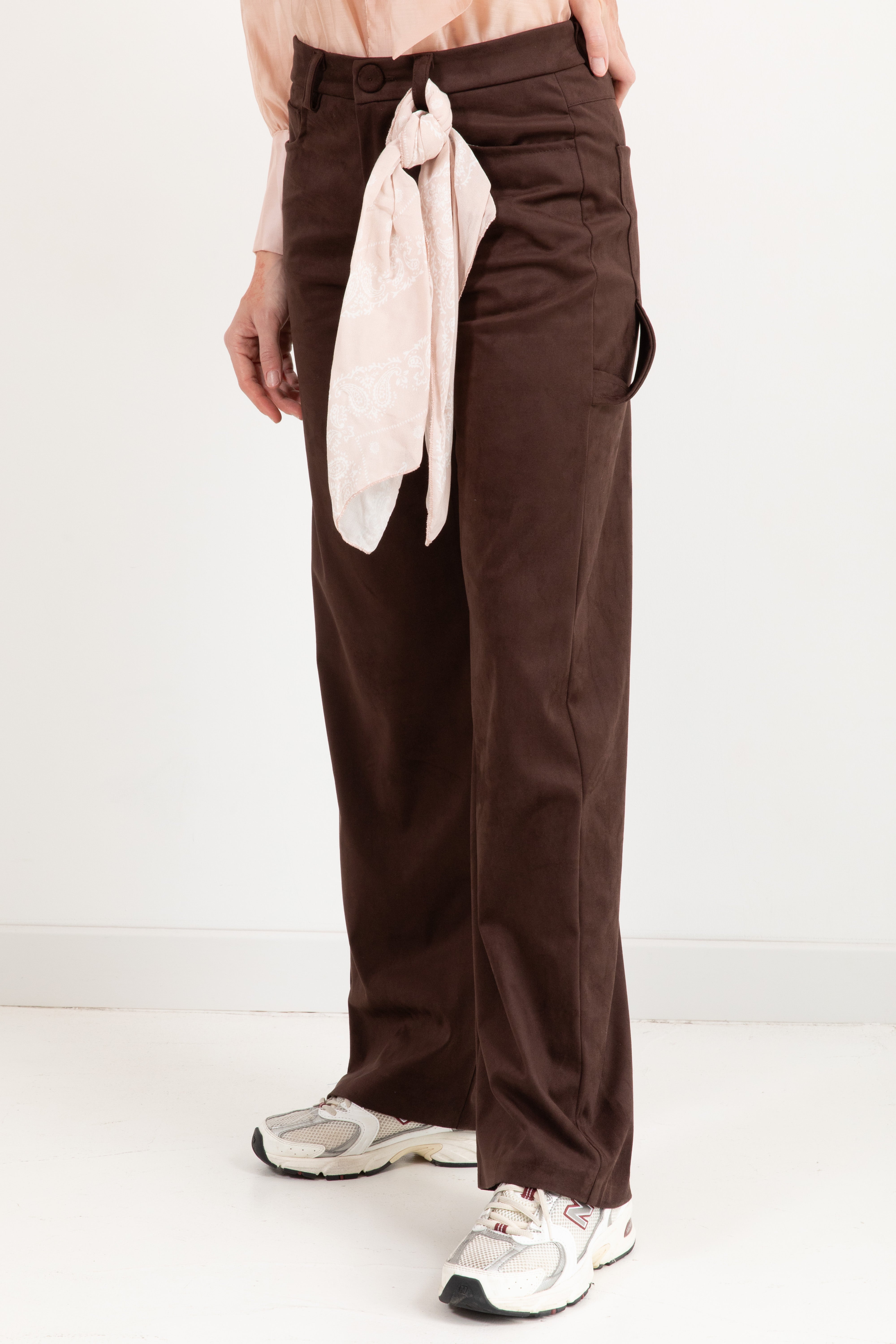 Pantalone worker in eco-camoscio con foulard Tensione IN