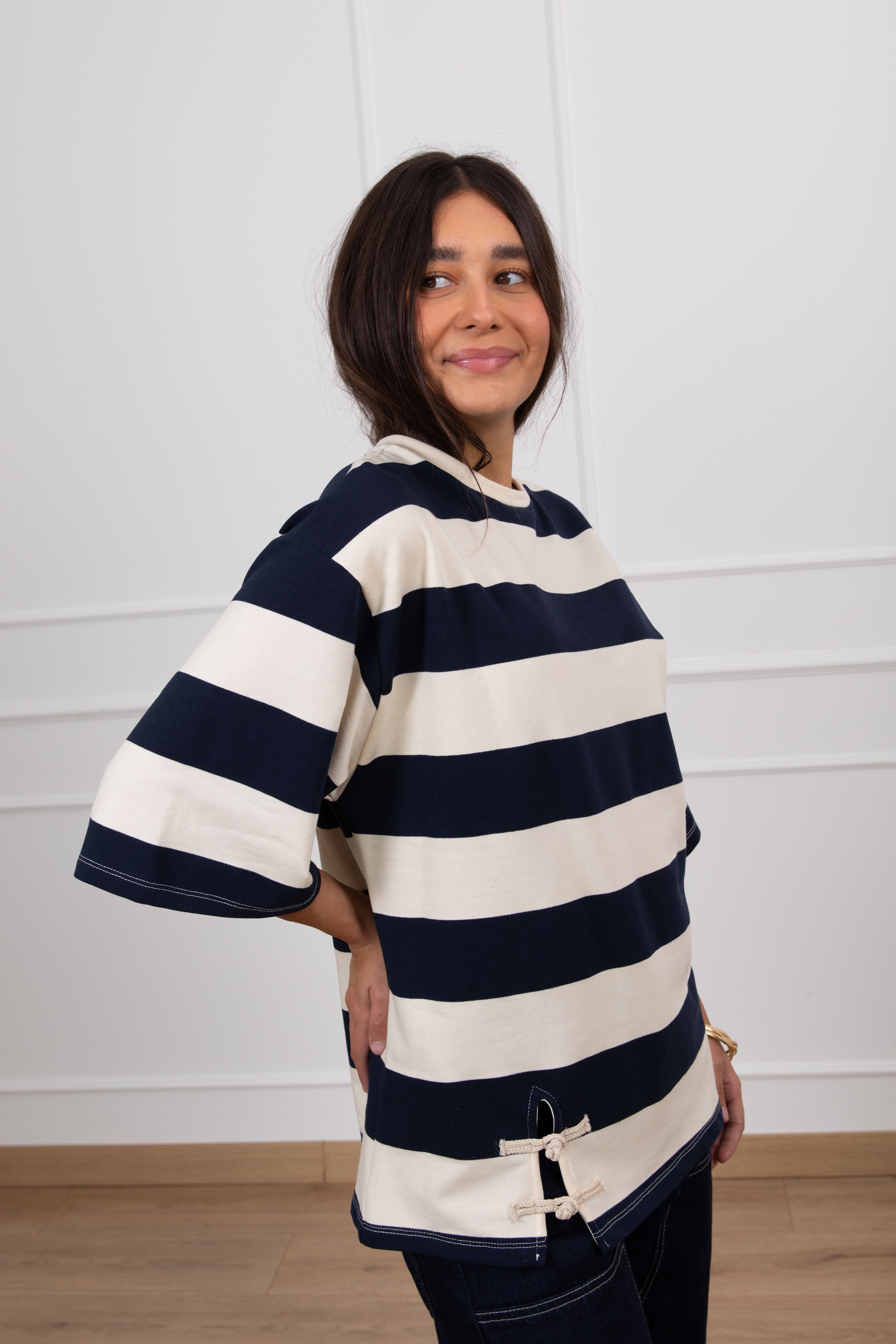 T-shirt a righe larghe con alamari ViCOLO