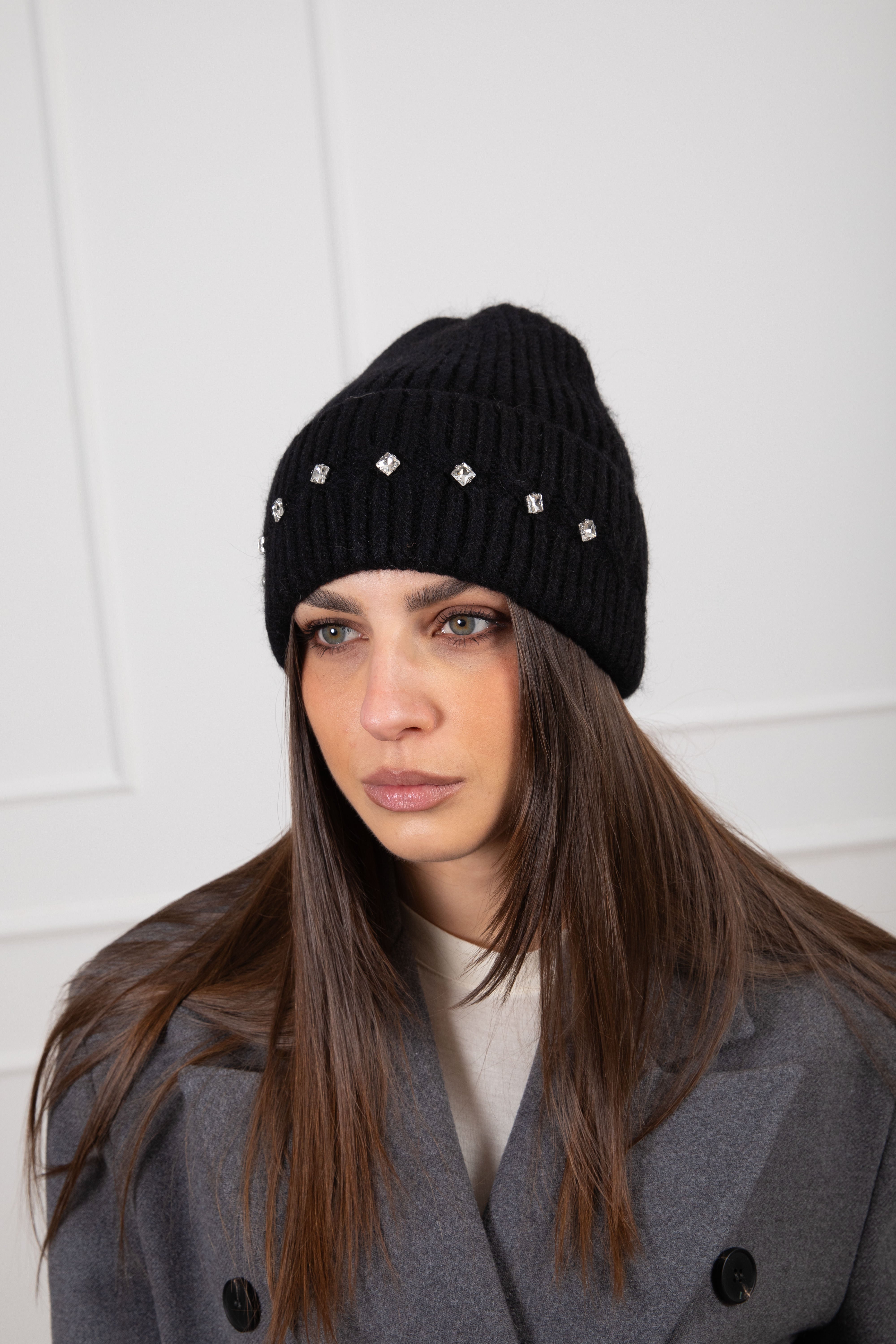 Cappello con applicazione gioiello Susy Mix
