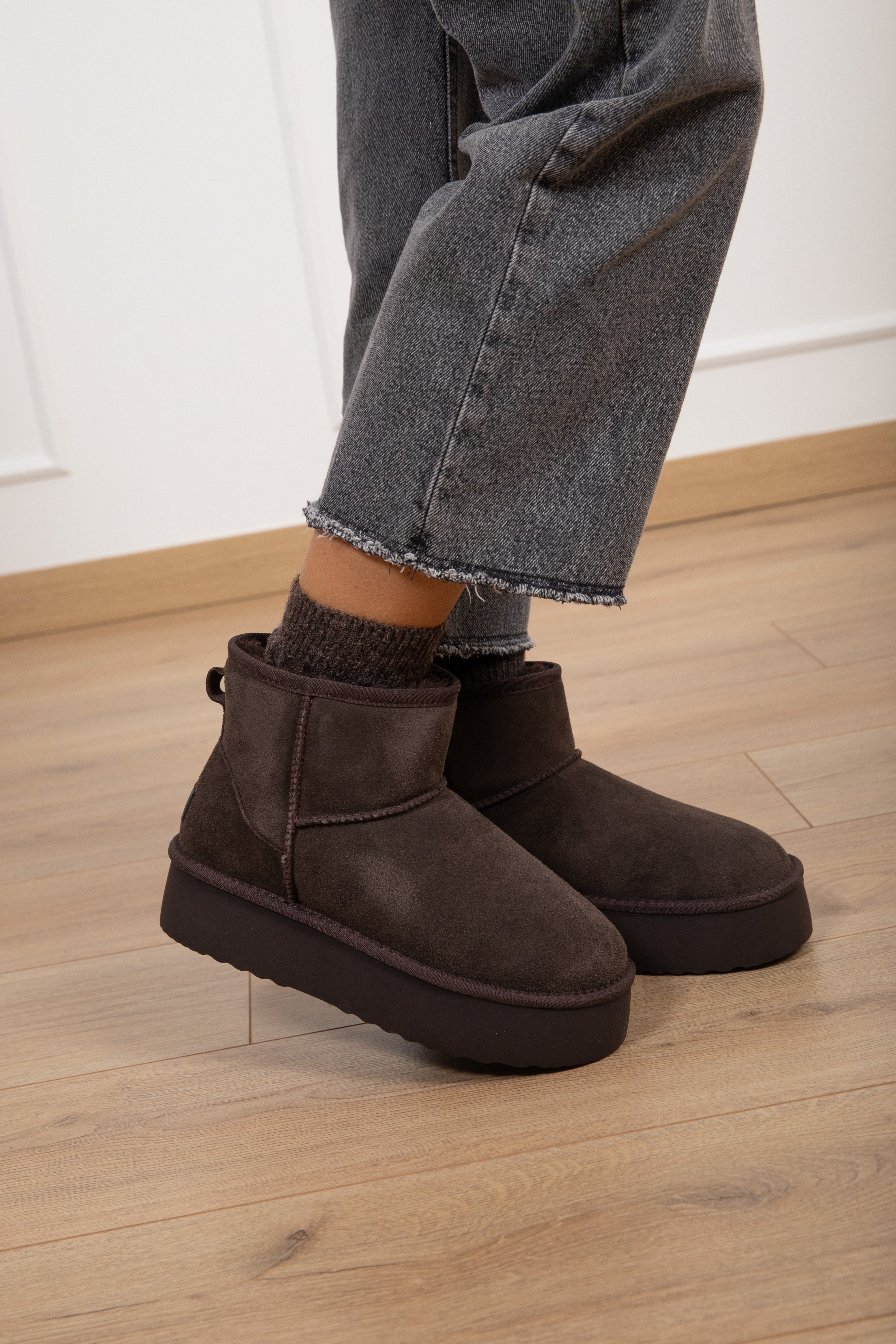 Stivaletto platform in camoscio Ovyé