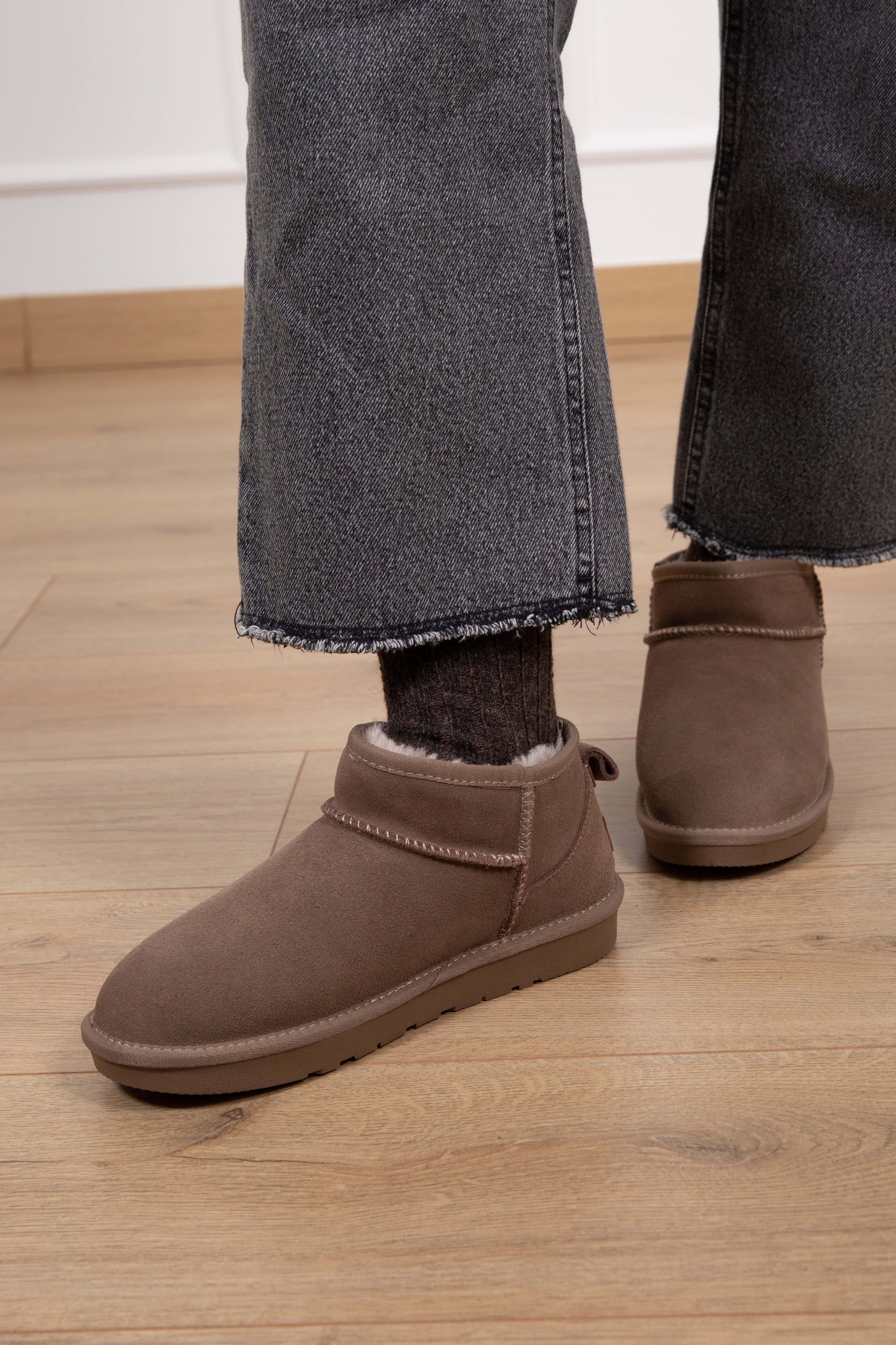 Stivaletto in camoscio Ovyé