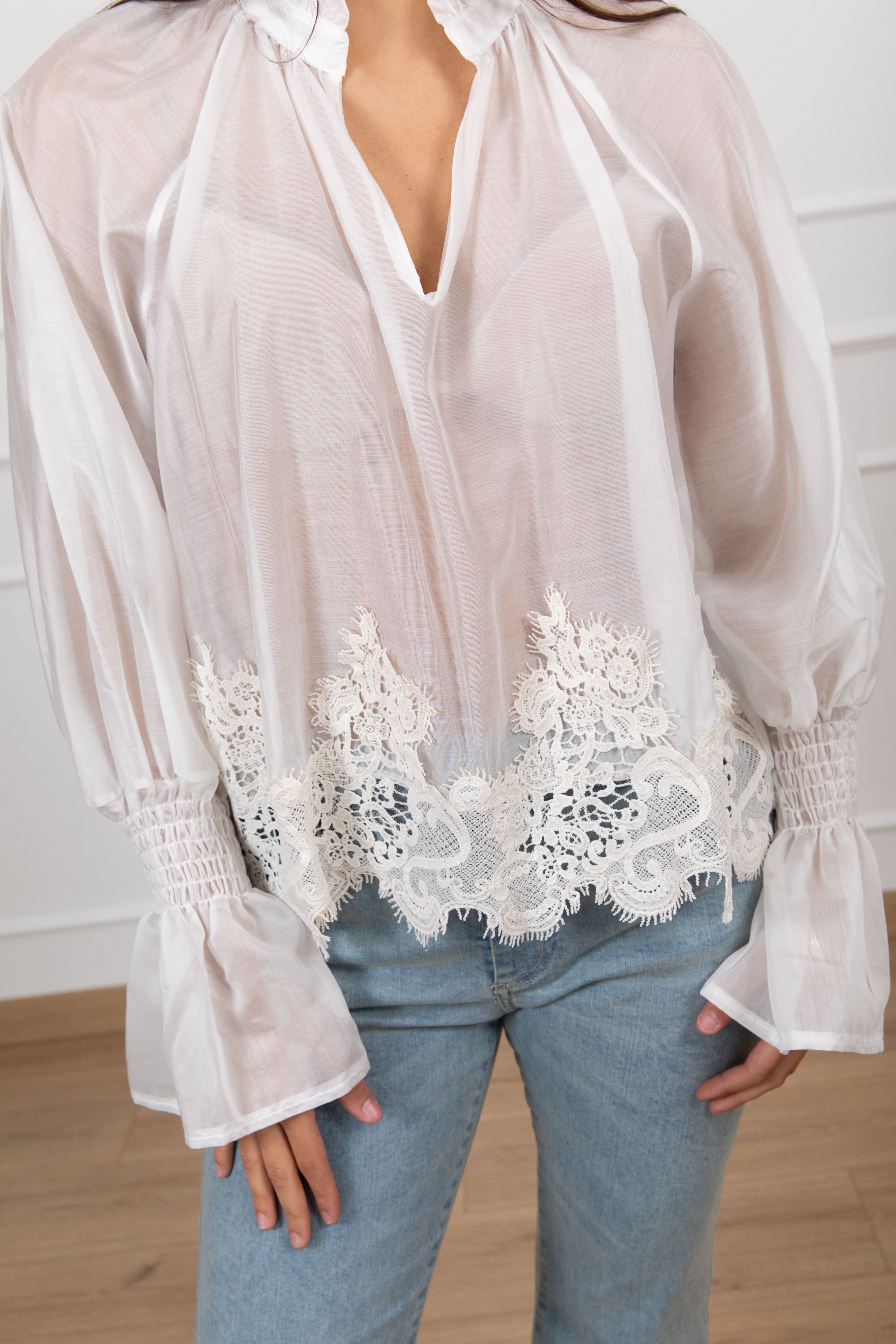 Blusa con manica svasata in pizzo Susy Mix