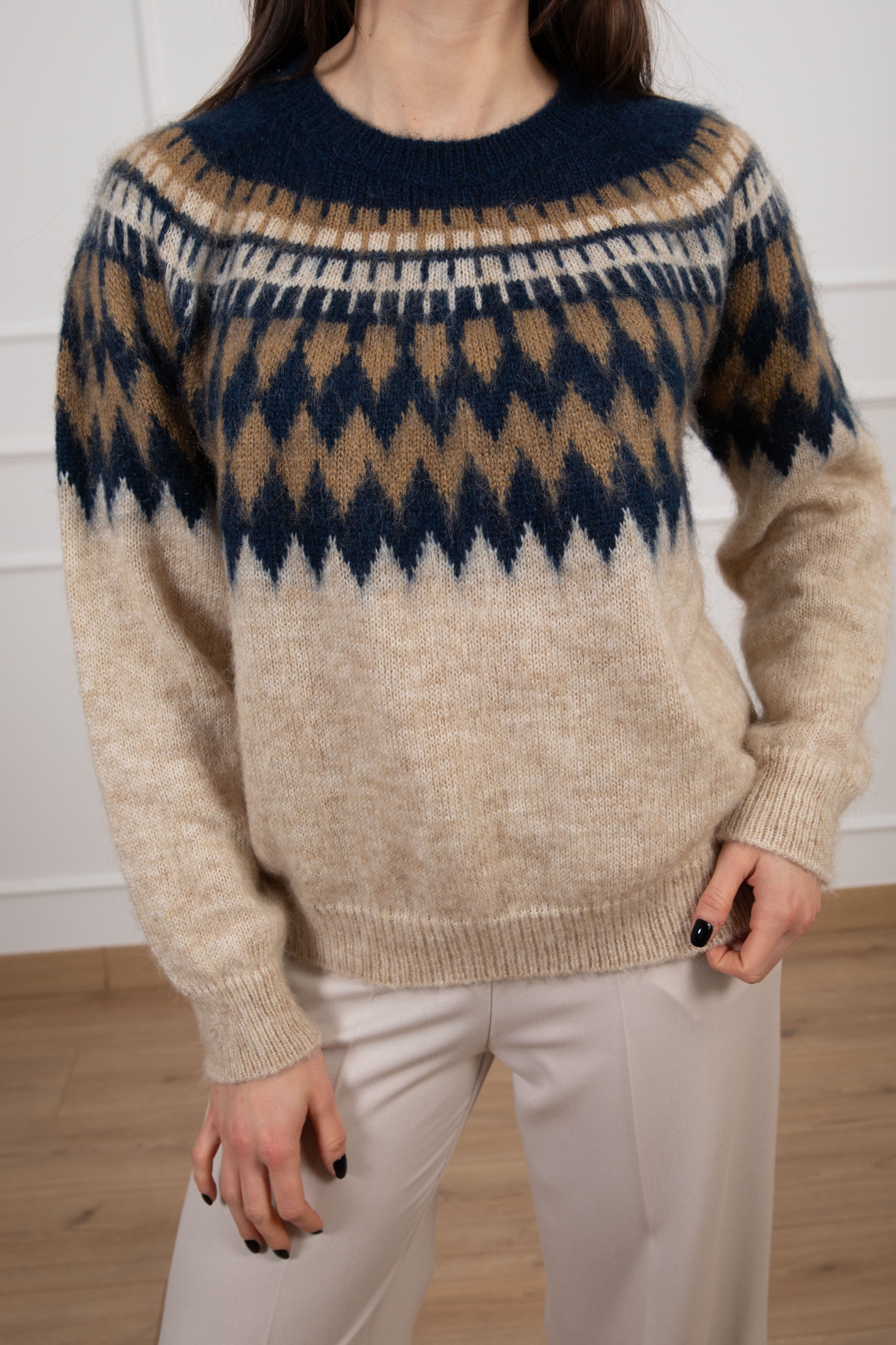 Pull girocollo motivo jacquard Tensione IN