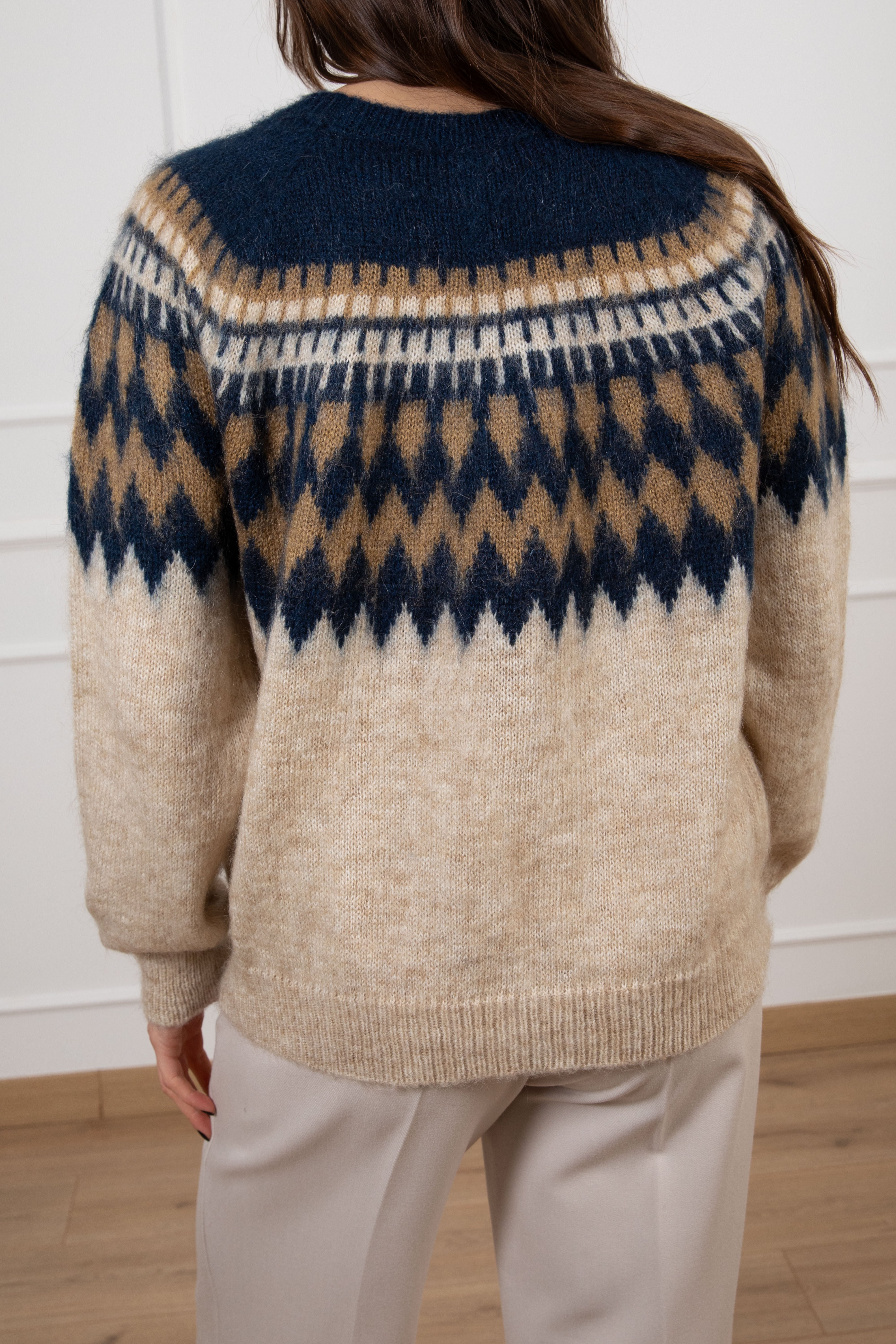 Pull girocollo motivo jacquard Tensione IN