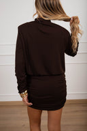 Mini-abito camicia con spallina imbottita variante fondente ViCOLO