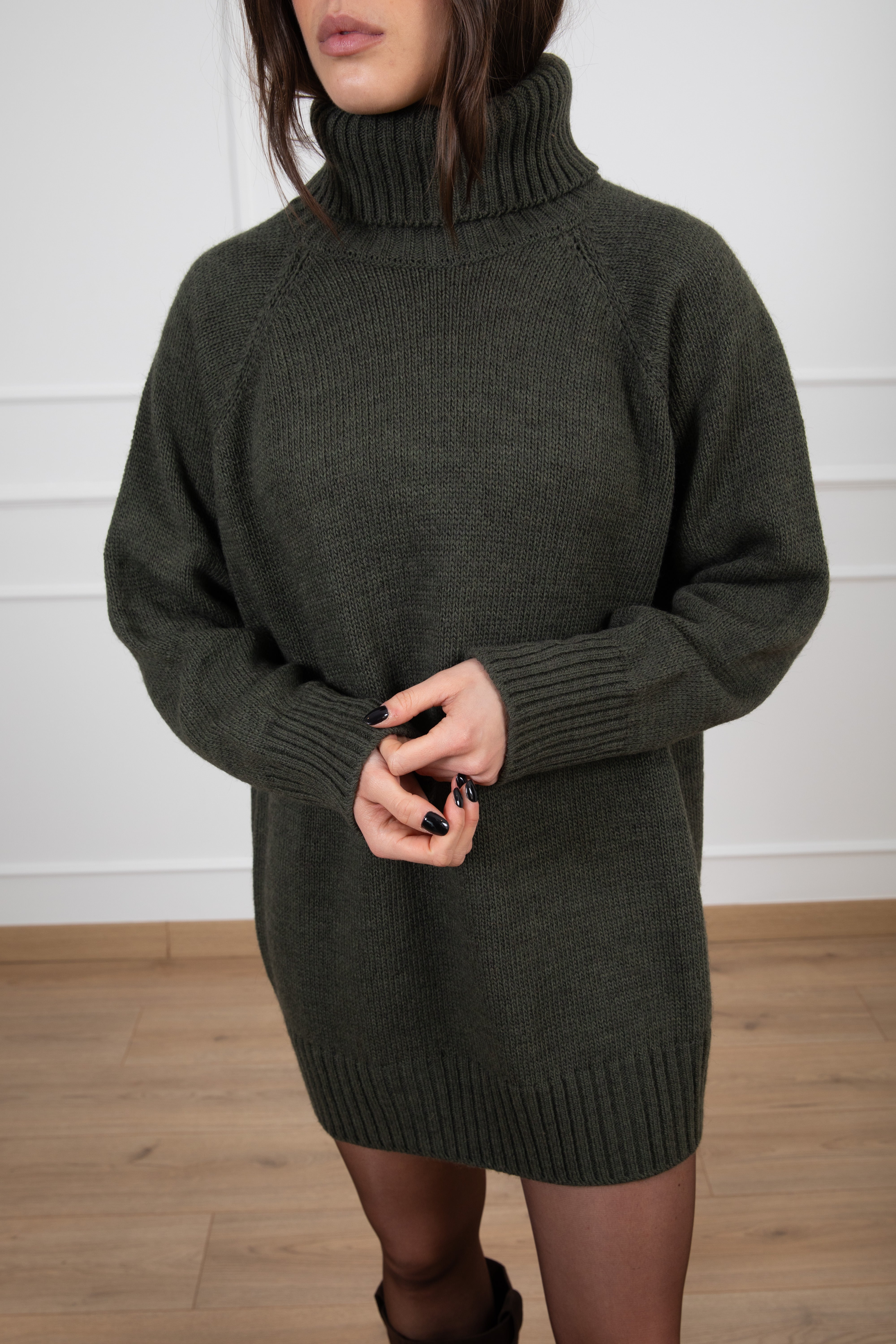 Mini-abito in maglia a collo alto Tensione IN