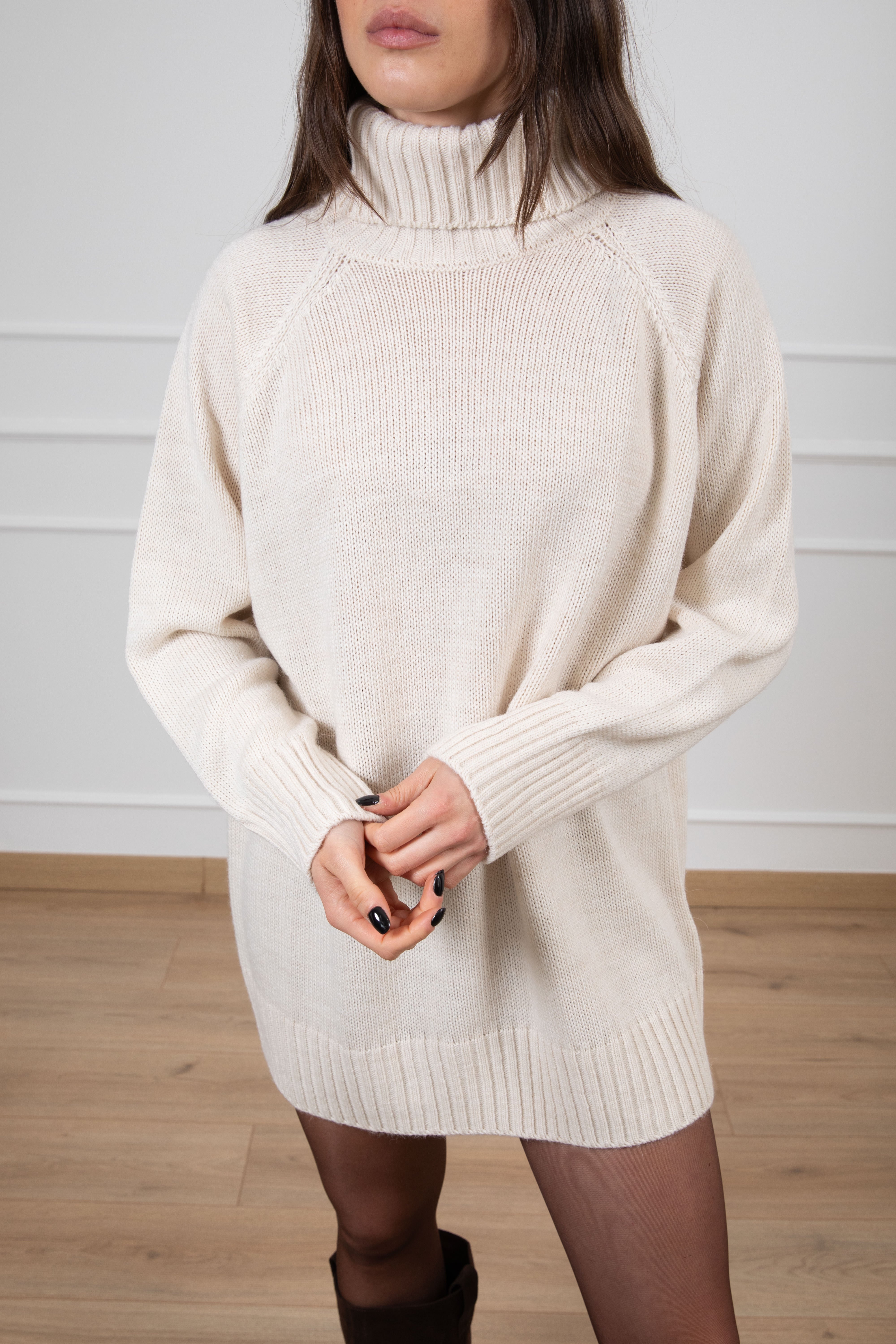 Mini-abito in maglia a collo alto Tensione IN