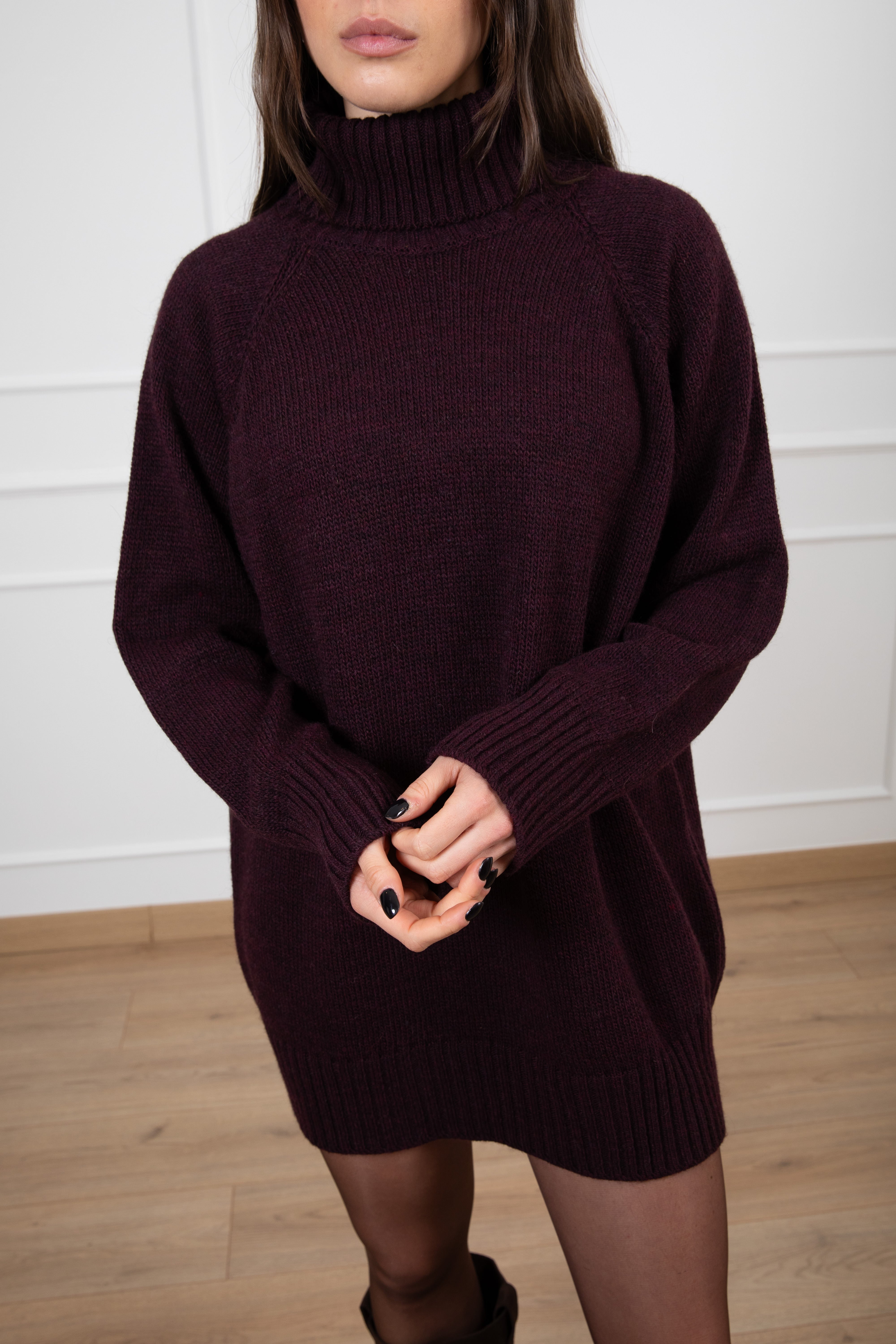 Mini-abito in maglia a collo alto Tensione IN