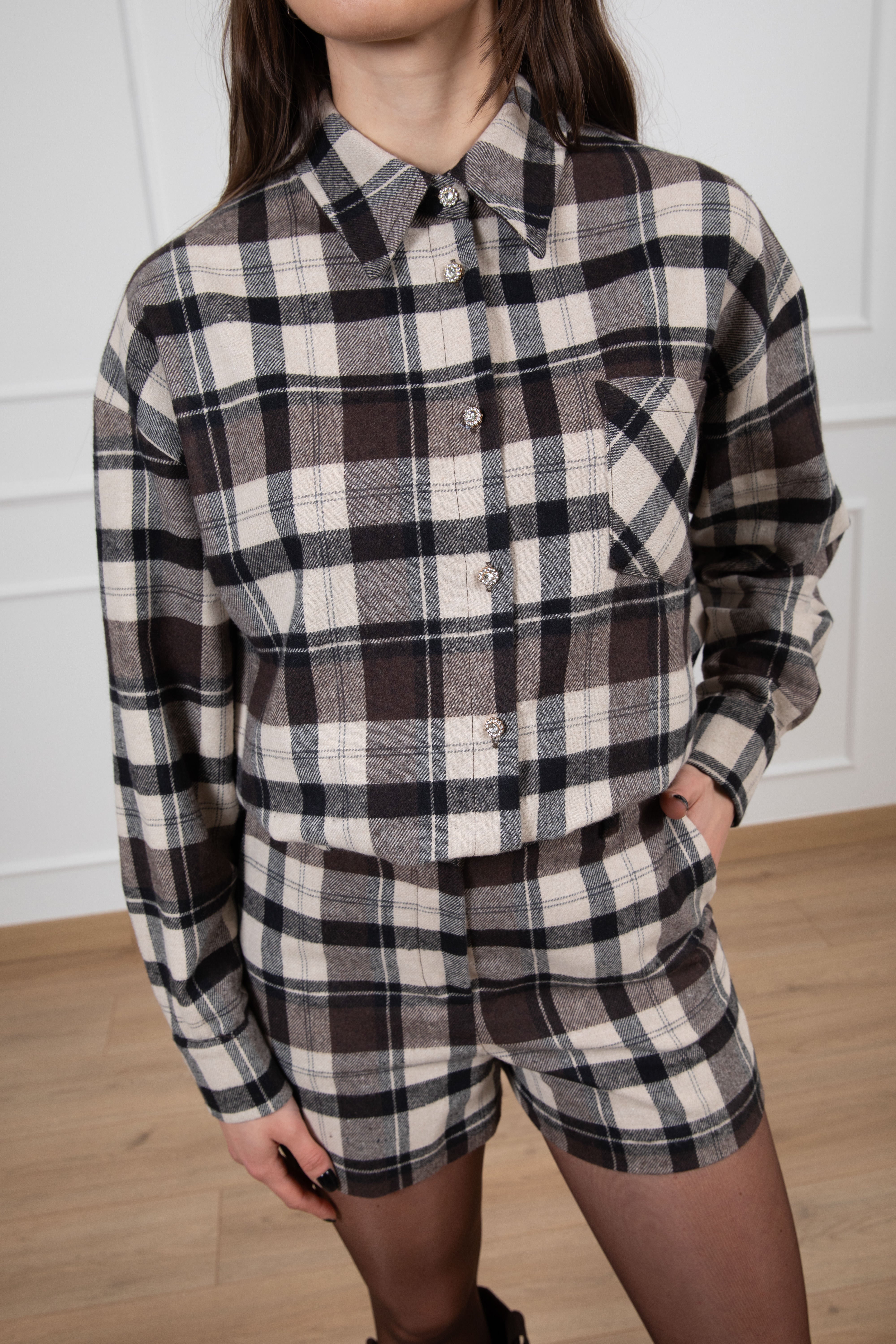 Camicia check con bottone gioiello Tensione IN