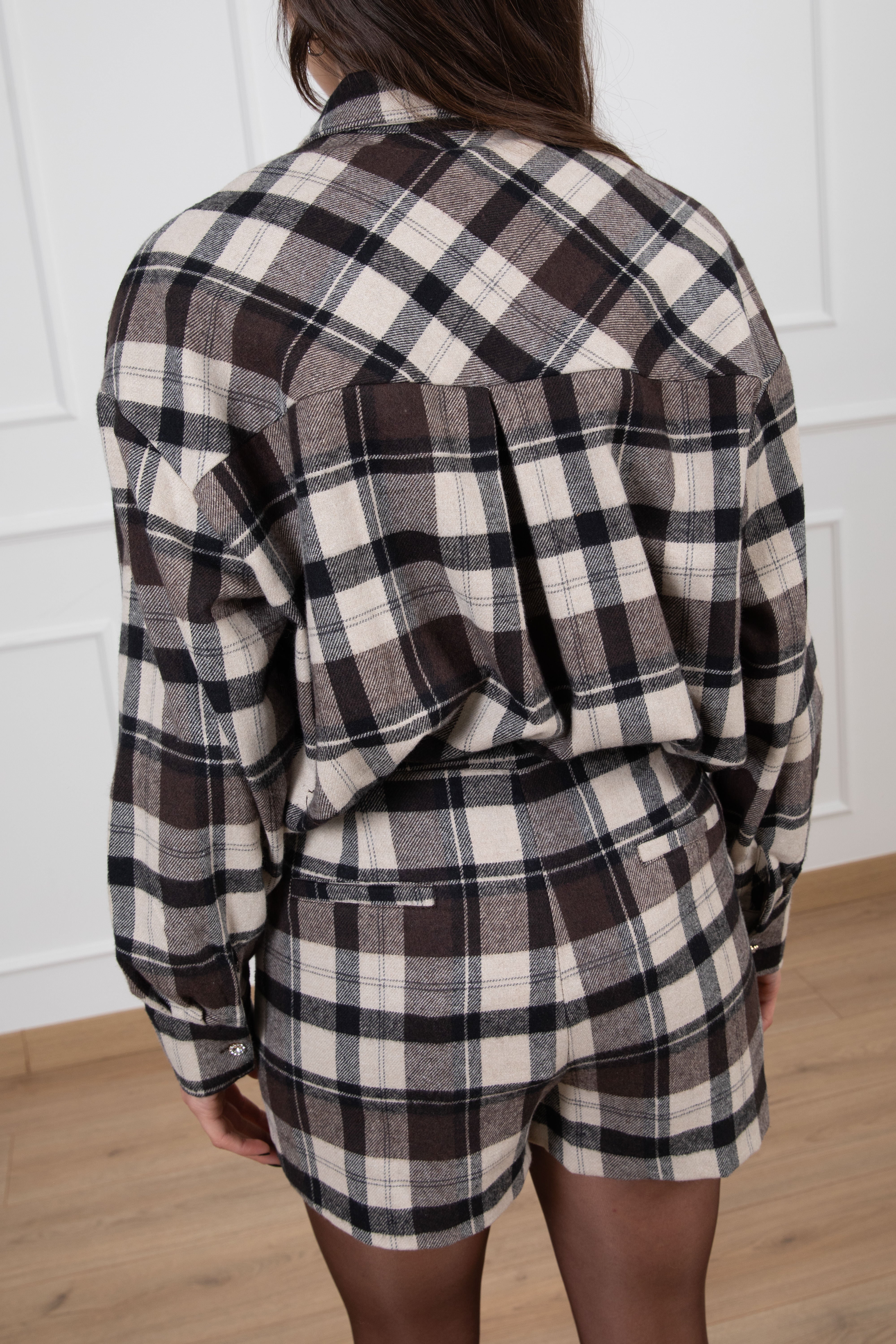 Camicia check con bottone gioiello Tensione IN