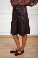 Bermuda in eco-pelle con banda laterale variante moro Haveone