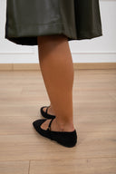Ballerina con cinturino in eco-camoscio variante nero Susy Mix
