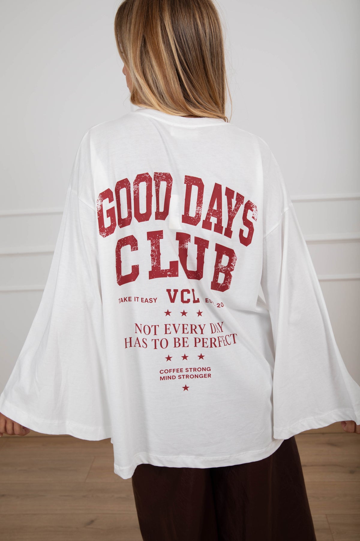 T-shirt manica lunga "Good days club" variante rosso ViCOLO